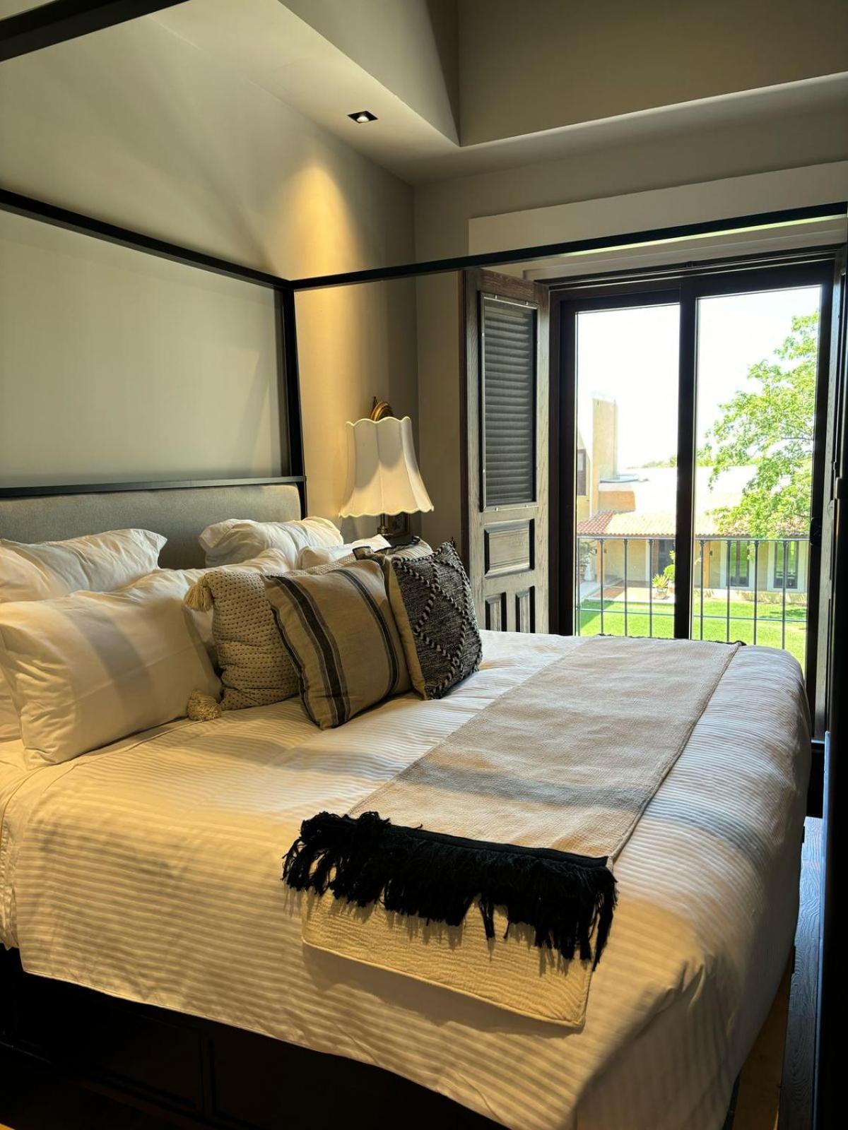 Deluxe Suite photo 2