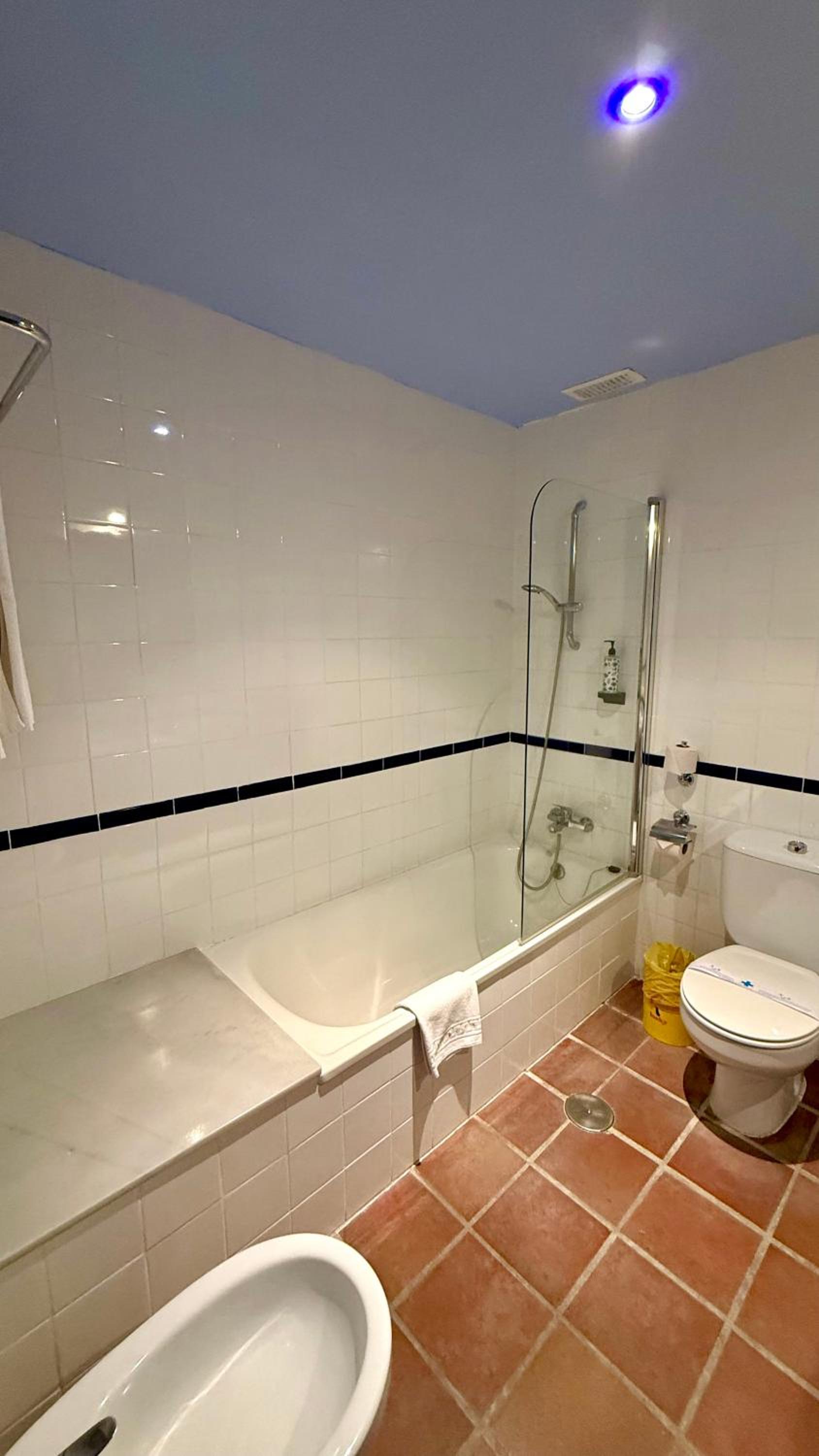 Double Room with Extra Bed - Photo 5