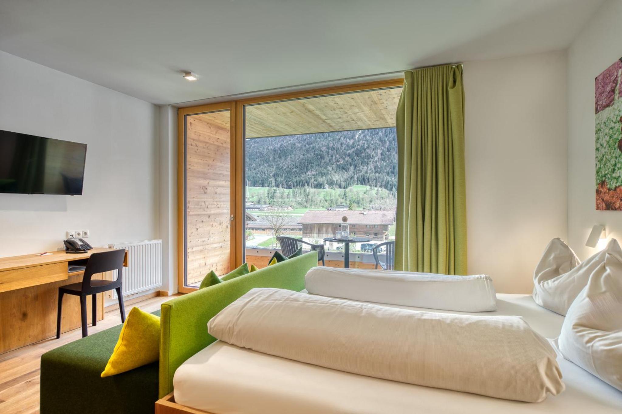 Large Double Room photo 3