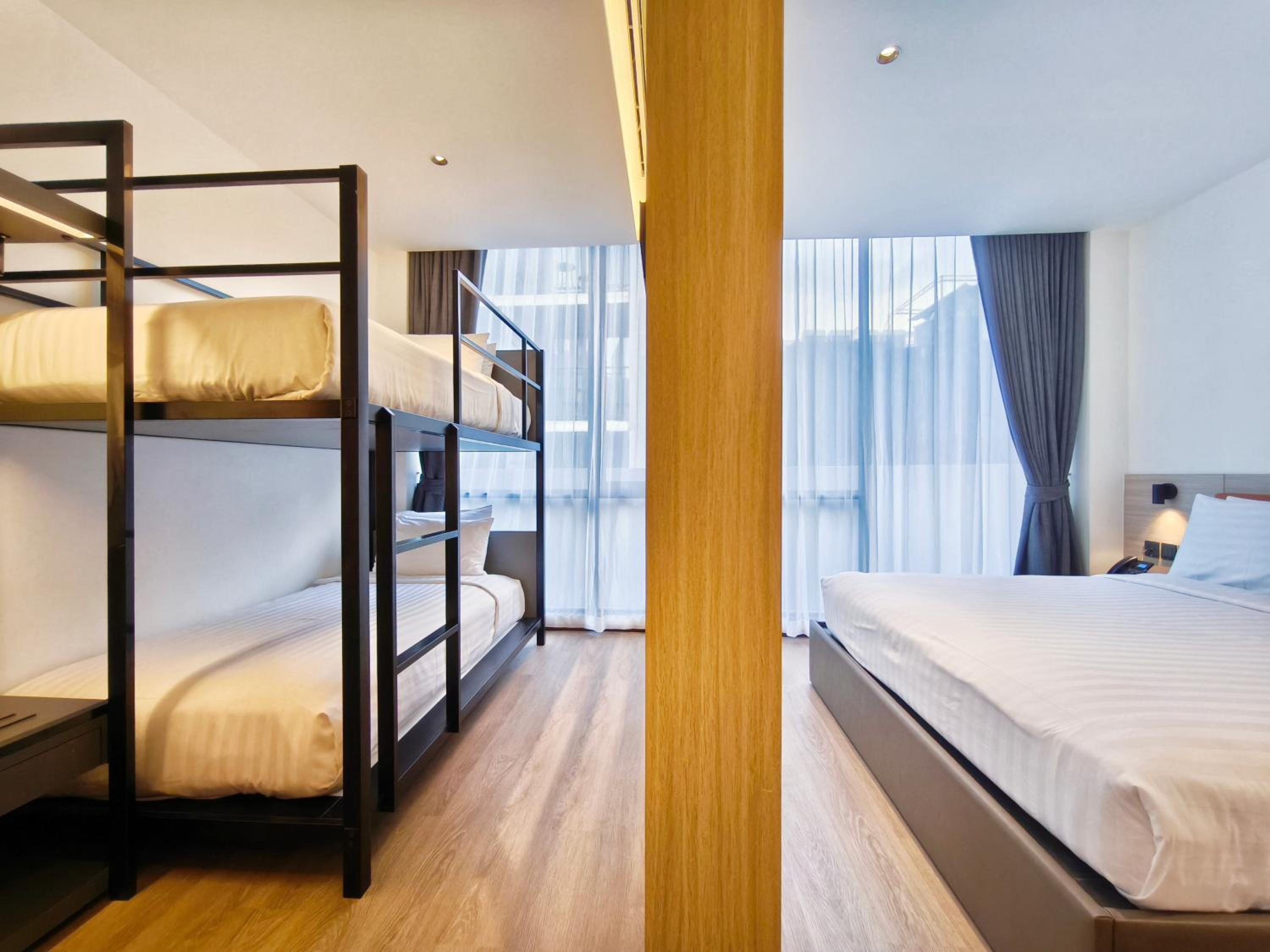  Family Suite with Bunk Bed photo 3
