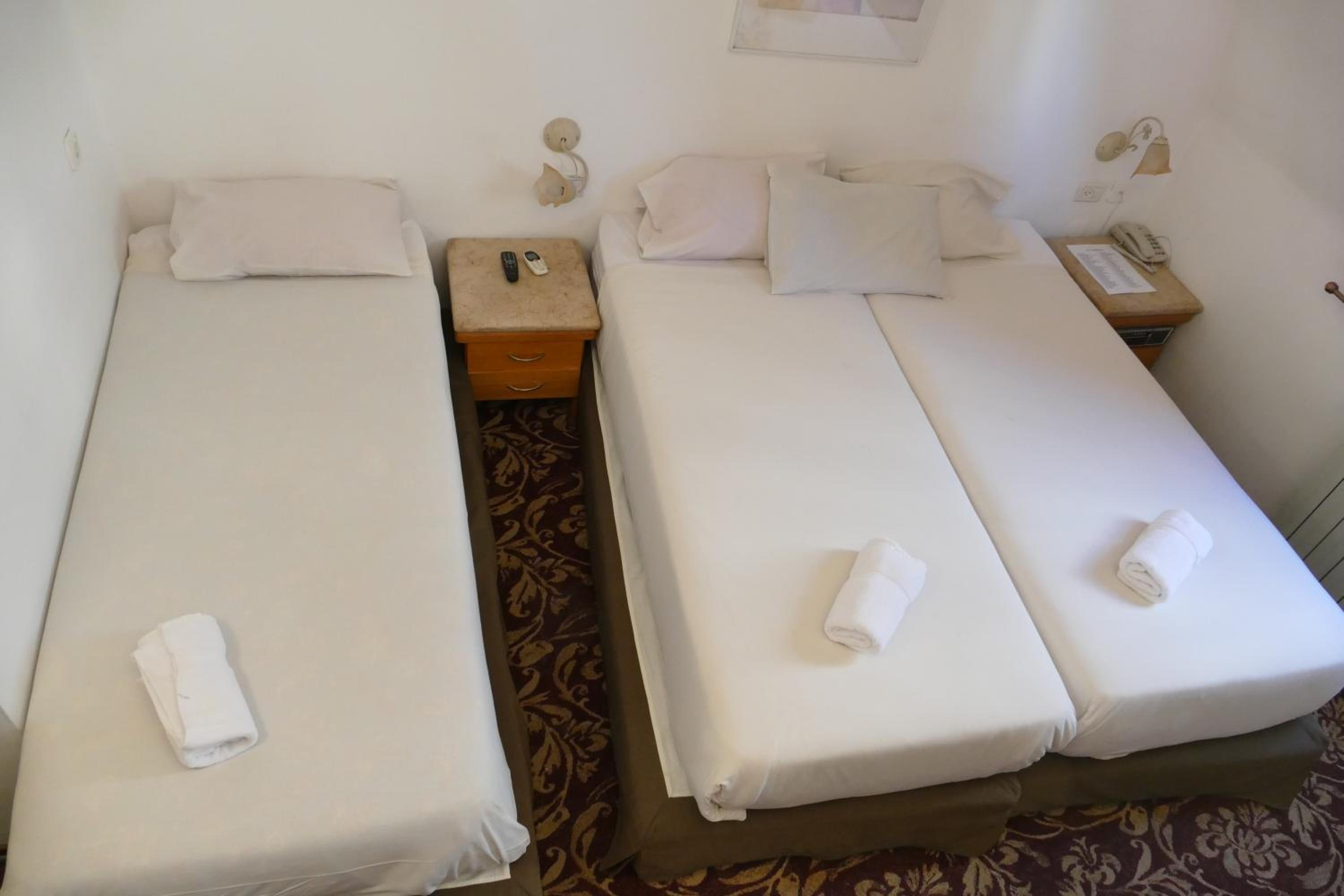 Superior Triple Room with Balcony - Photo 6