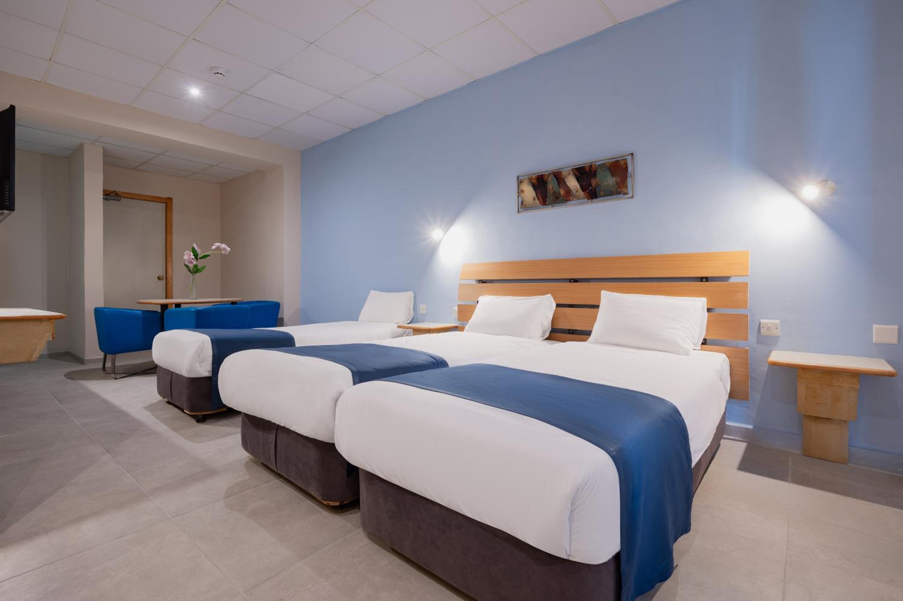 Standard Triple Room with Sea View
