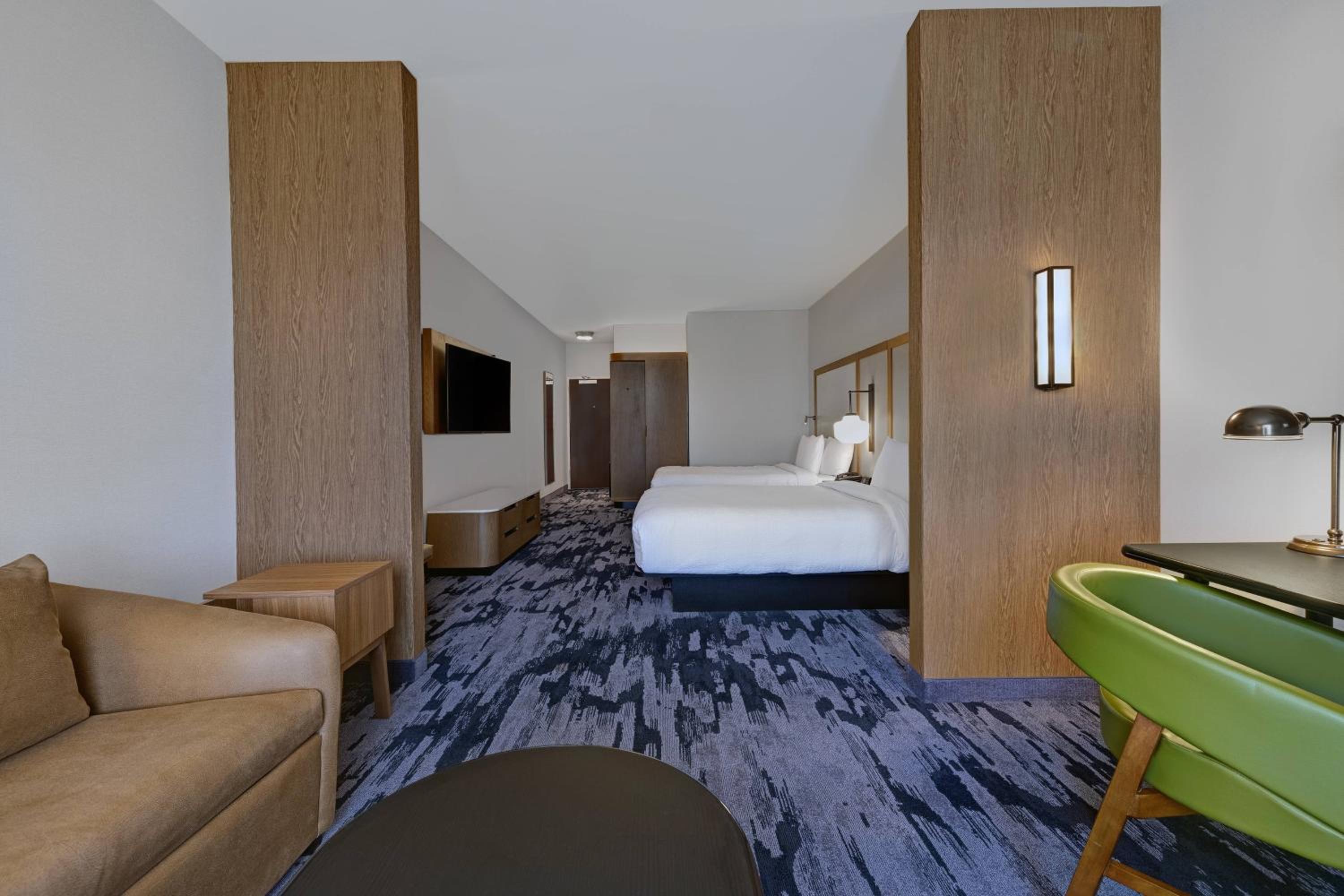 Studio with Two Queen Beds, Transfer Shower, Roll-In Shower and Sofa Bed - Mobility Access/Hearing Accessible