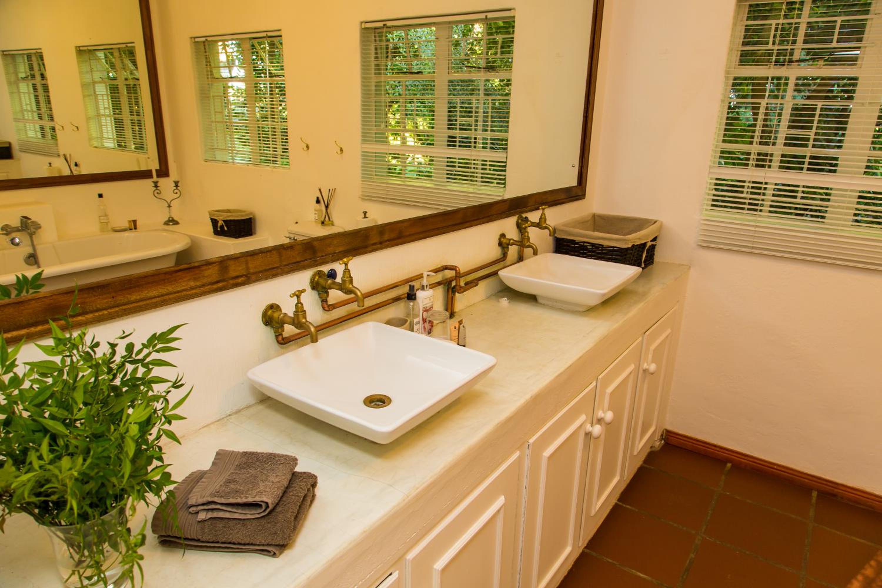 Queen Room with Garden View