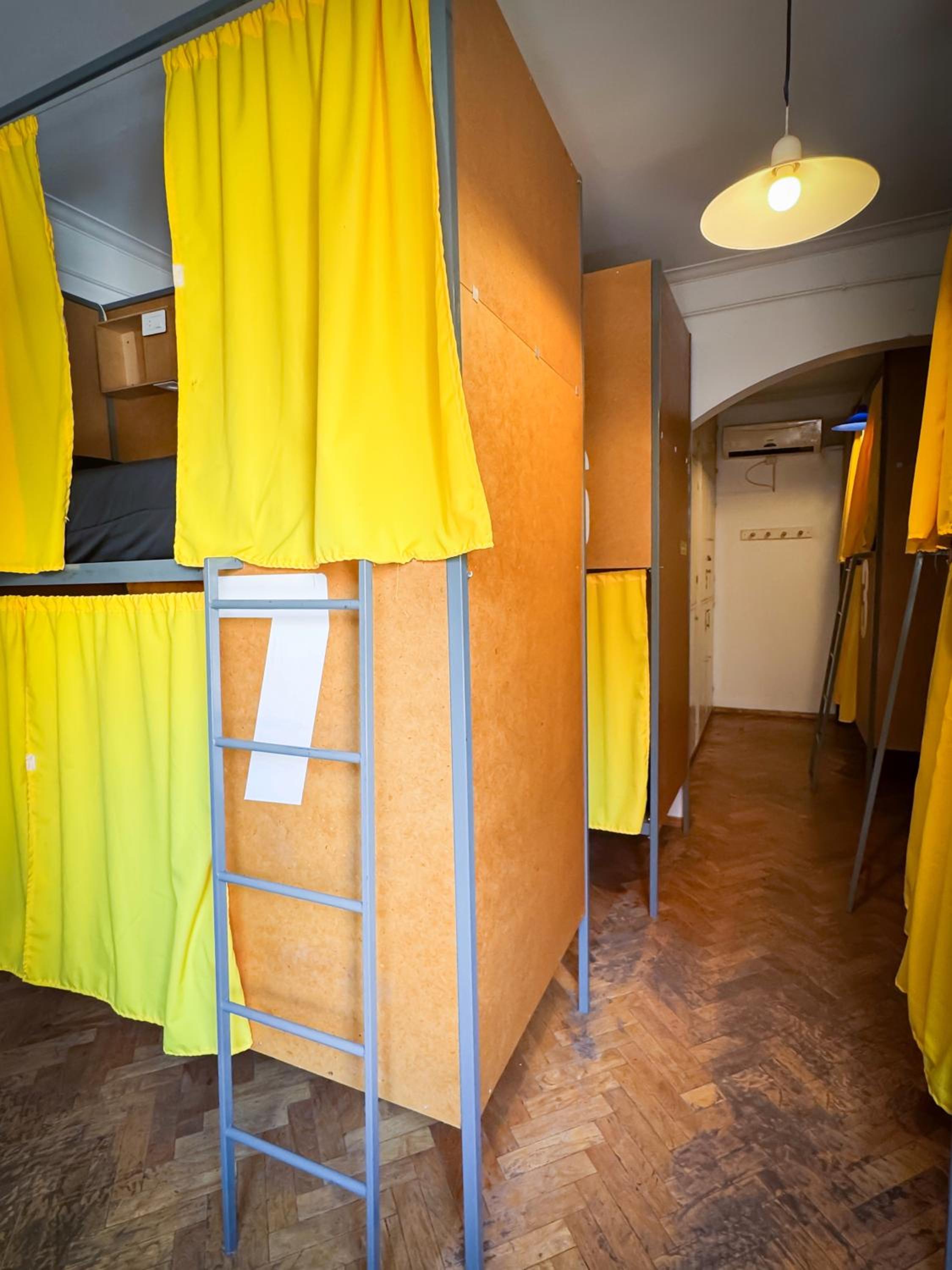 Bed in 6-Bed Dormitory Room photo 2