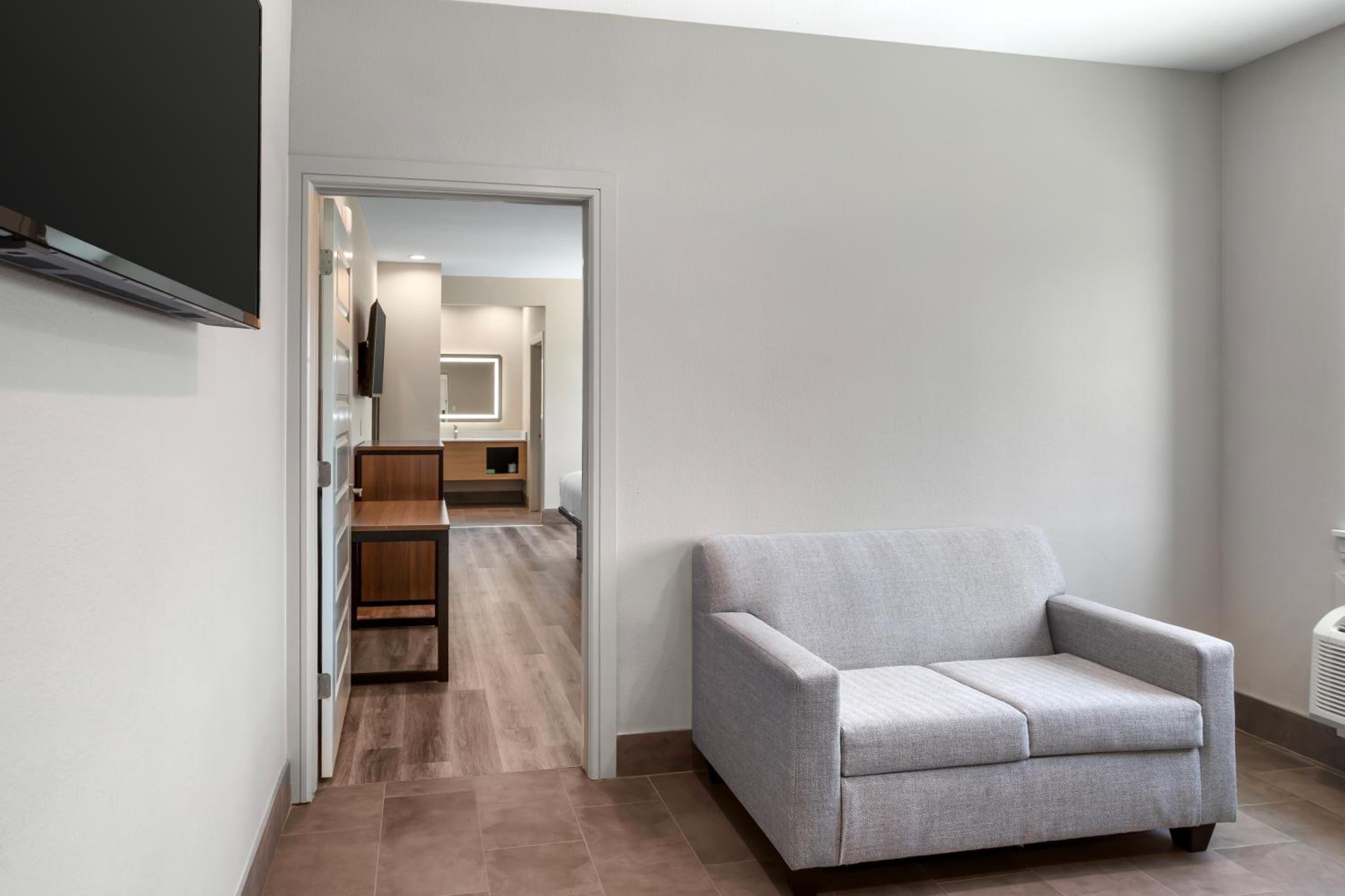 Efficiency Queen Suite with Two Queen Beds - Non Smoking