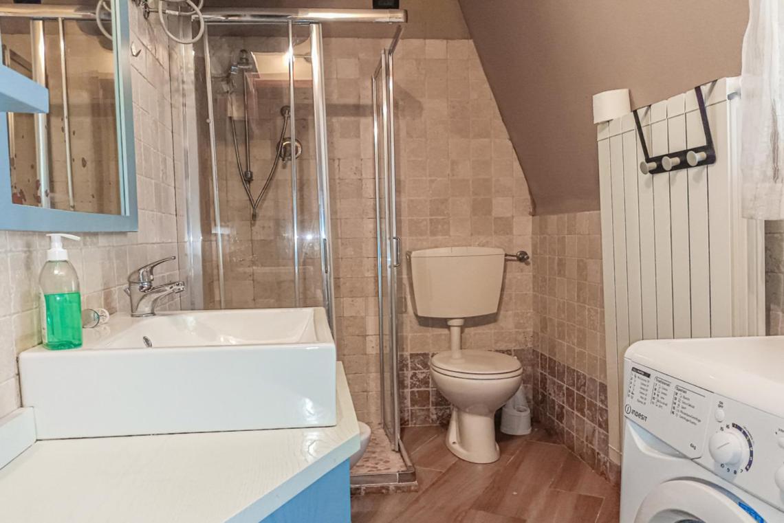 Two-Bedroom House photo 2