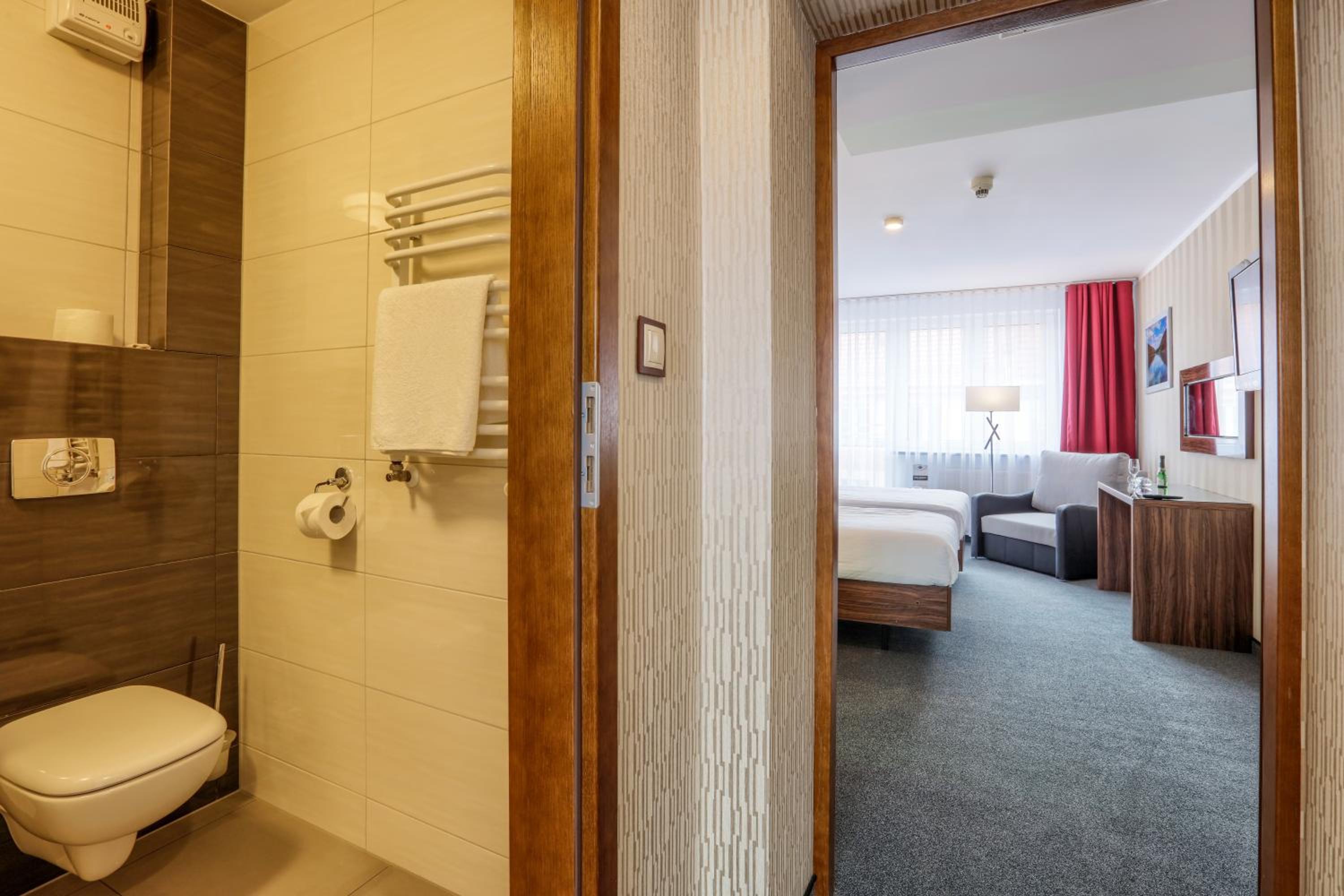 Luxury Quadruple Room - Photo 7