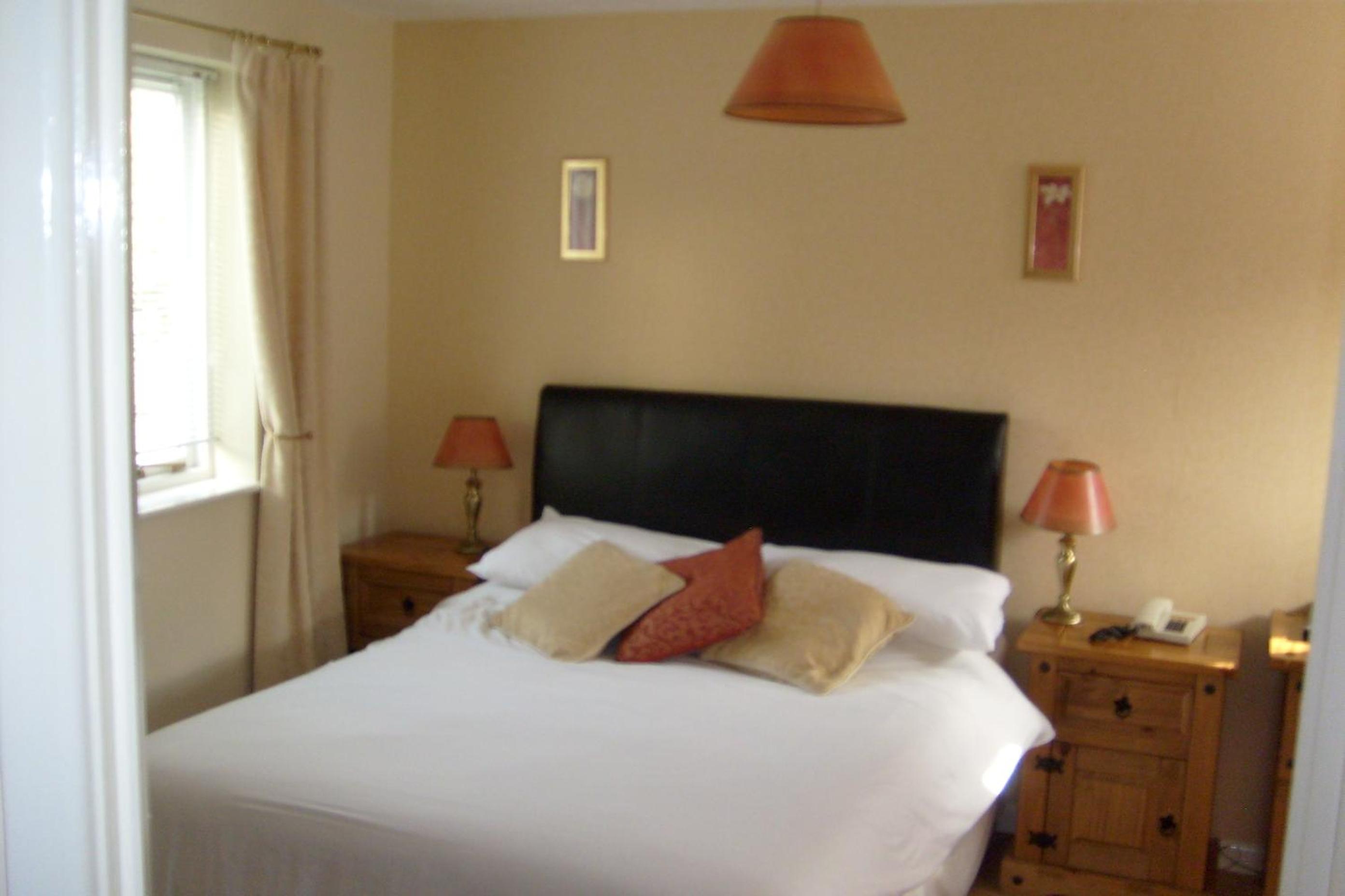 Standard Double Room - Photo 2