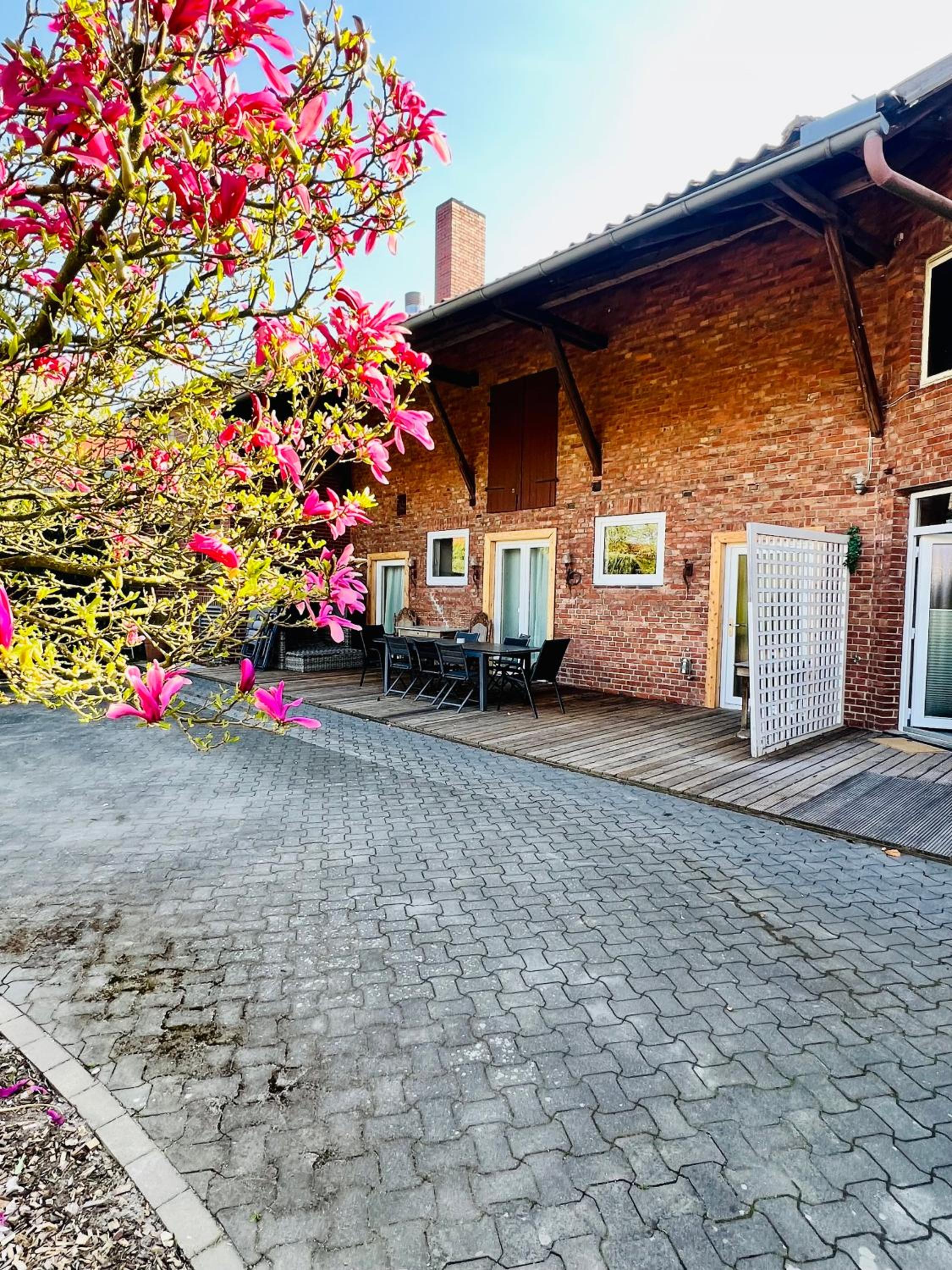 Studio with direct Garden Access