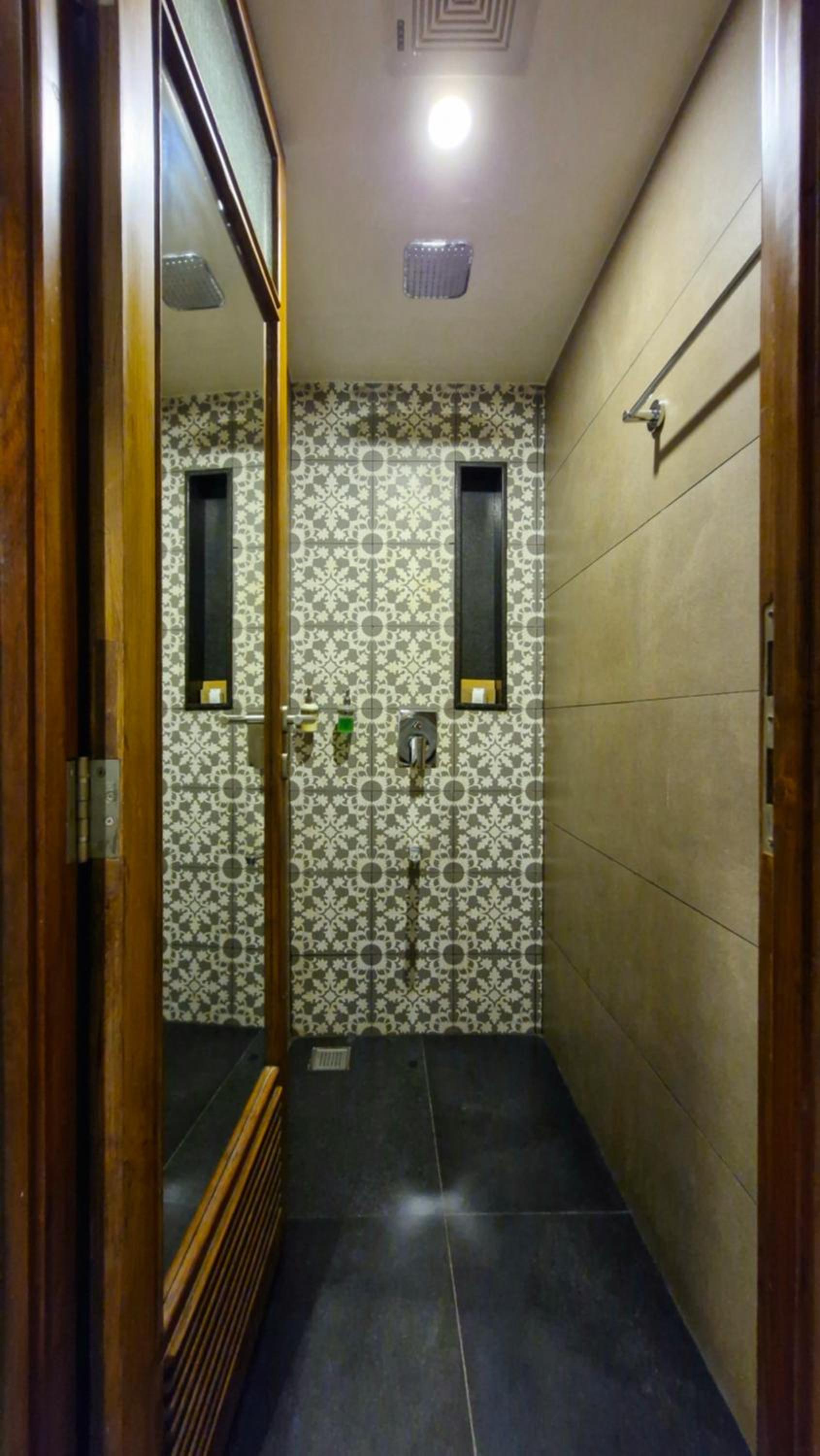Double Room with Balcony - Photo 5