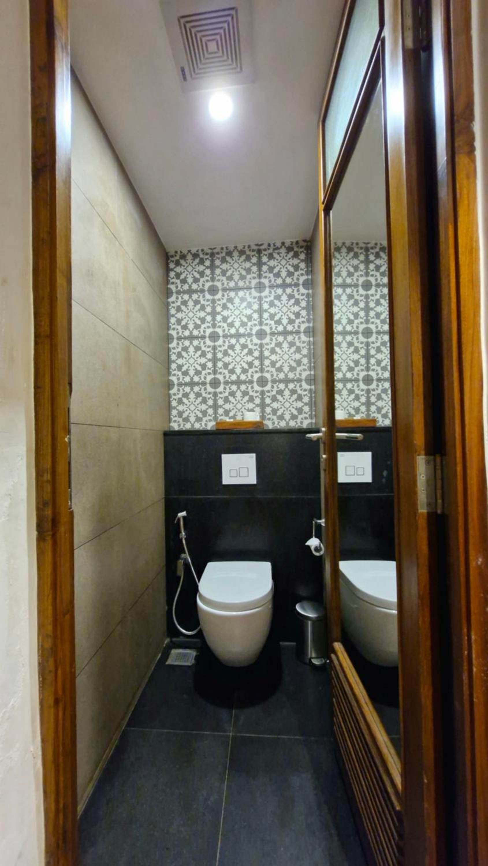 Double Room with Balcony - Photo 4