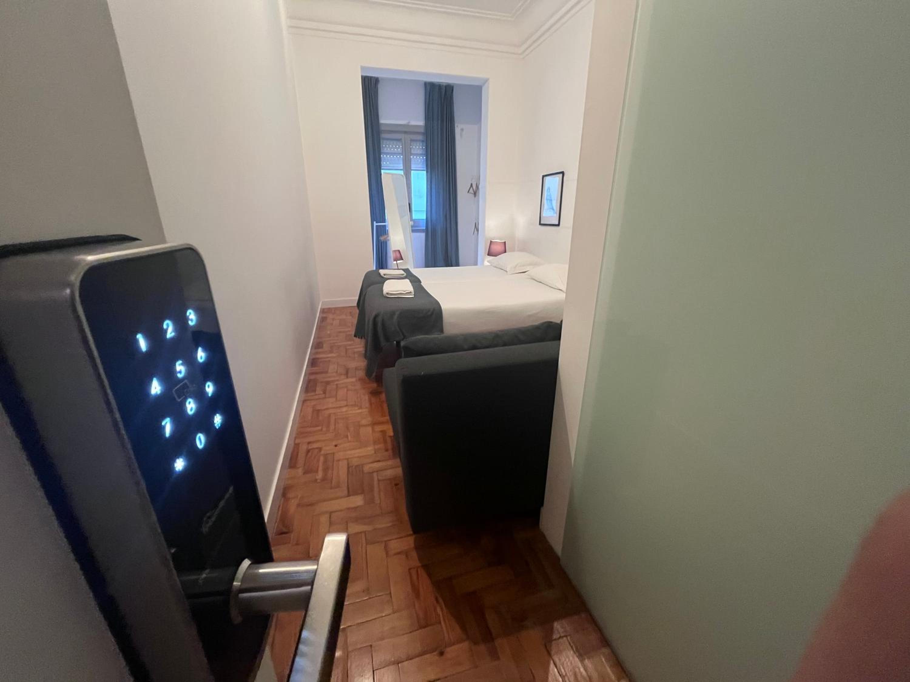 Double Room with Extra Bed photo 2