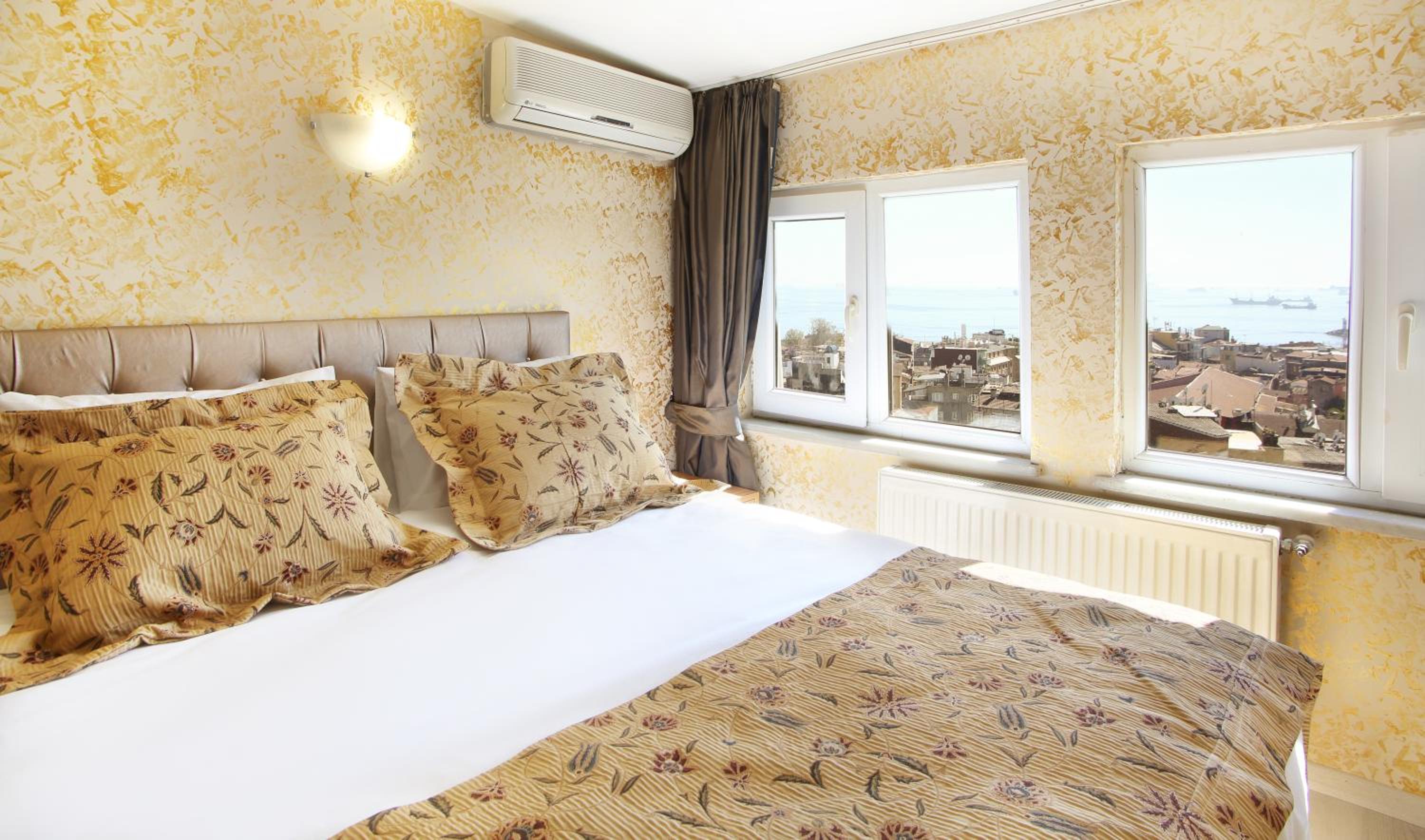 Double Room with Sea View photo 1