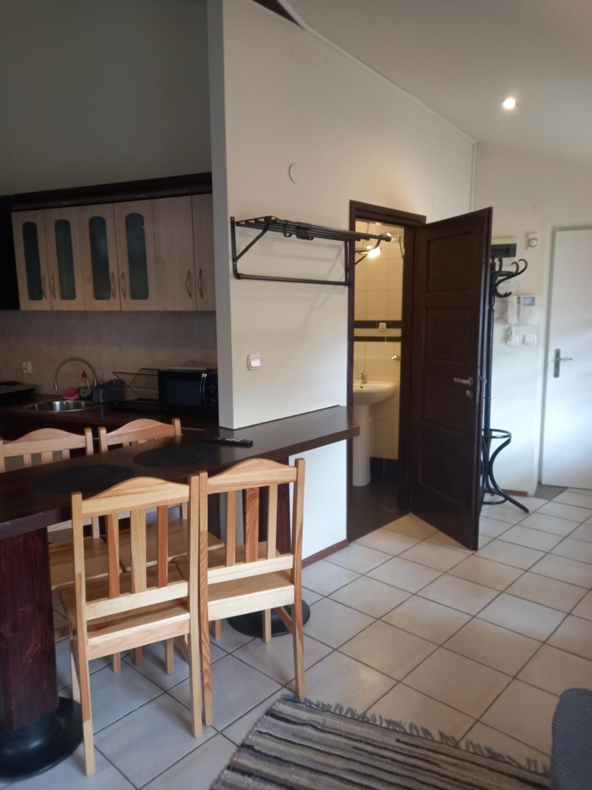 Two-Bedroom Apartment with Mountain View thumbnail 5