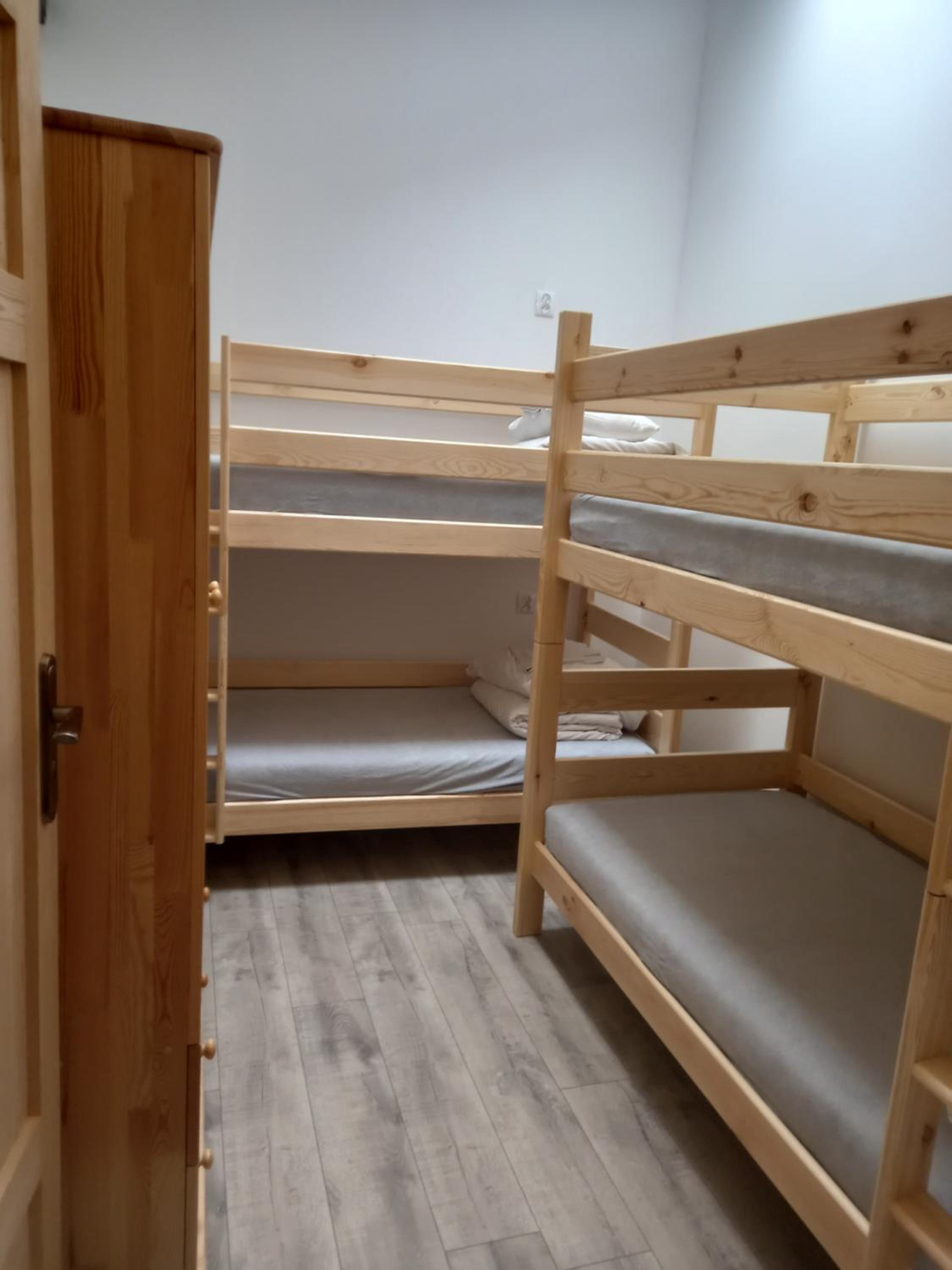 Two-Bedroom Apartment with Mountain View thumbnail 5