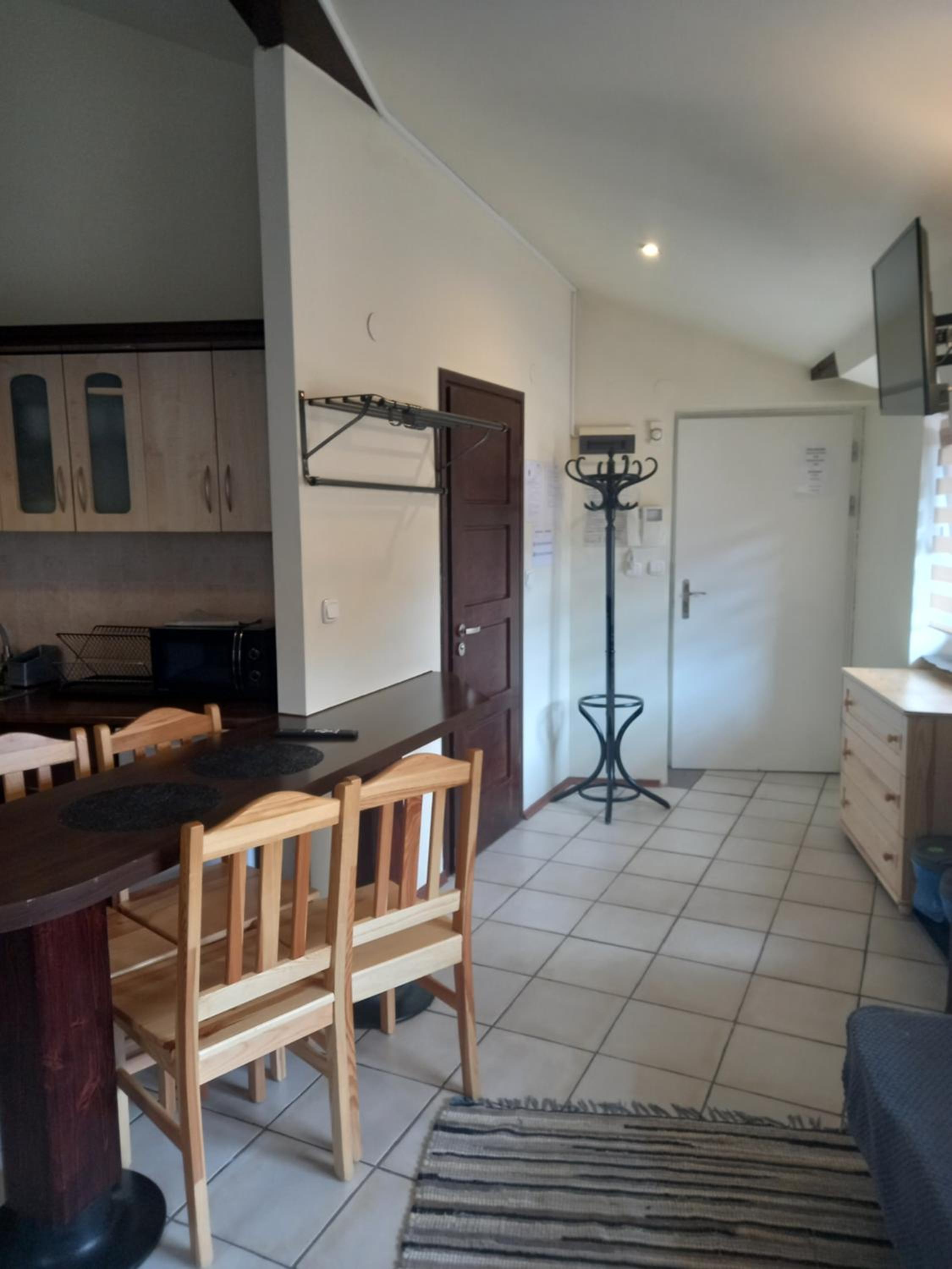 Two-Bedroom Apartment with Mountain View thumbnail 6