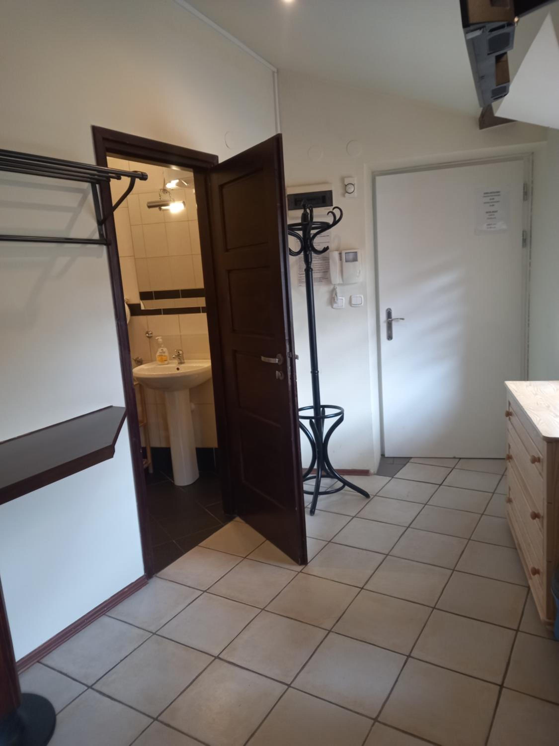 Two-Bedroom Apartment with Mountain View