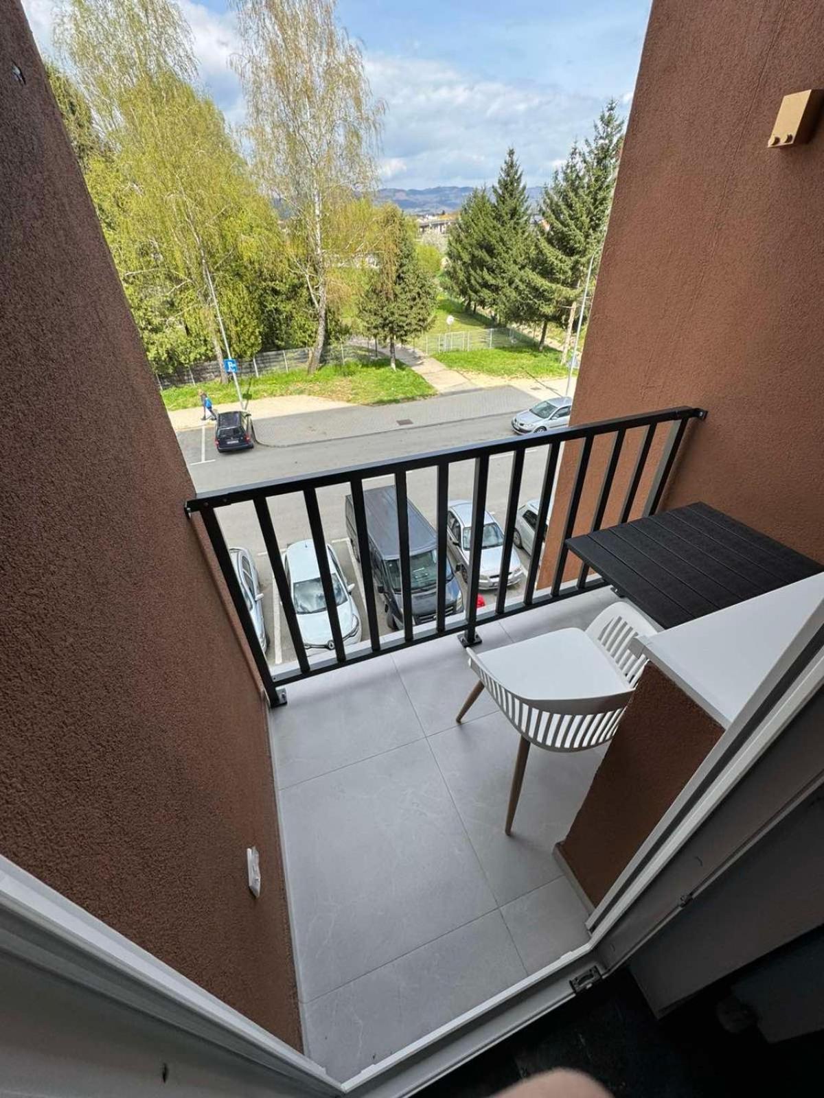One-Bedroom Apartment with Pool View