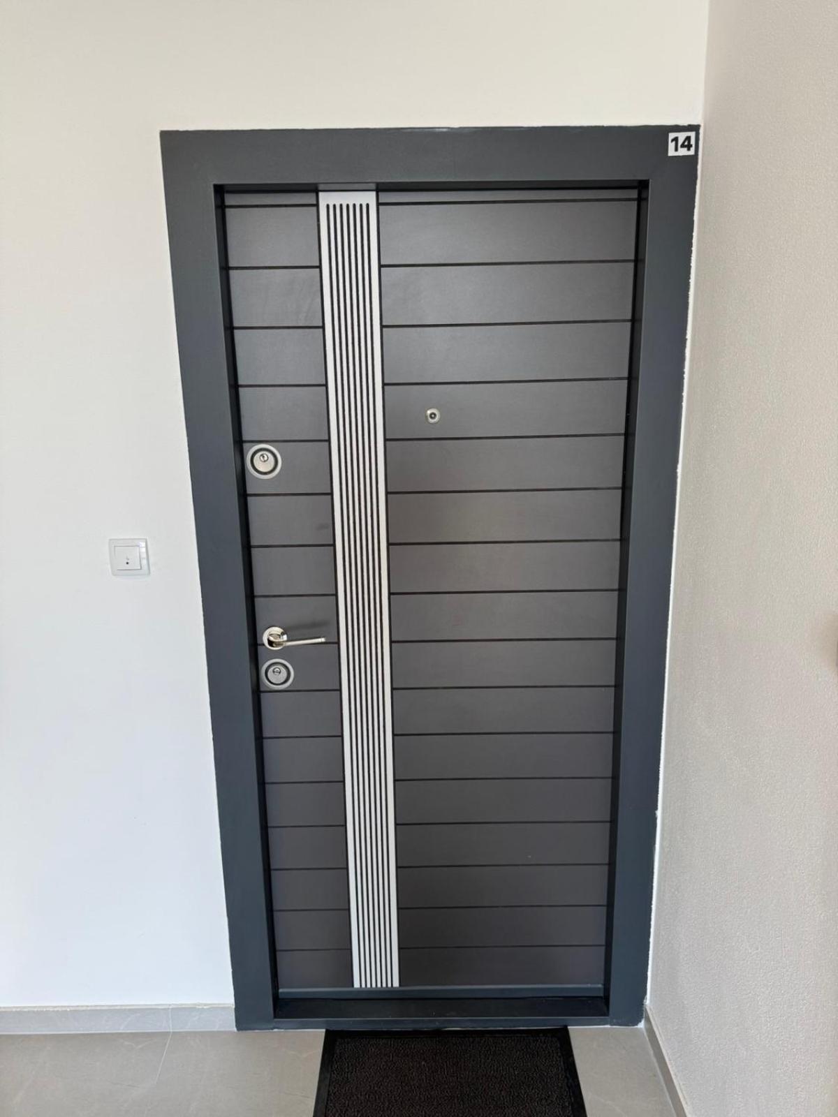 One-Bedroom Apartment - Non-Smoking