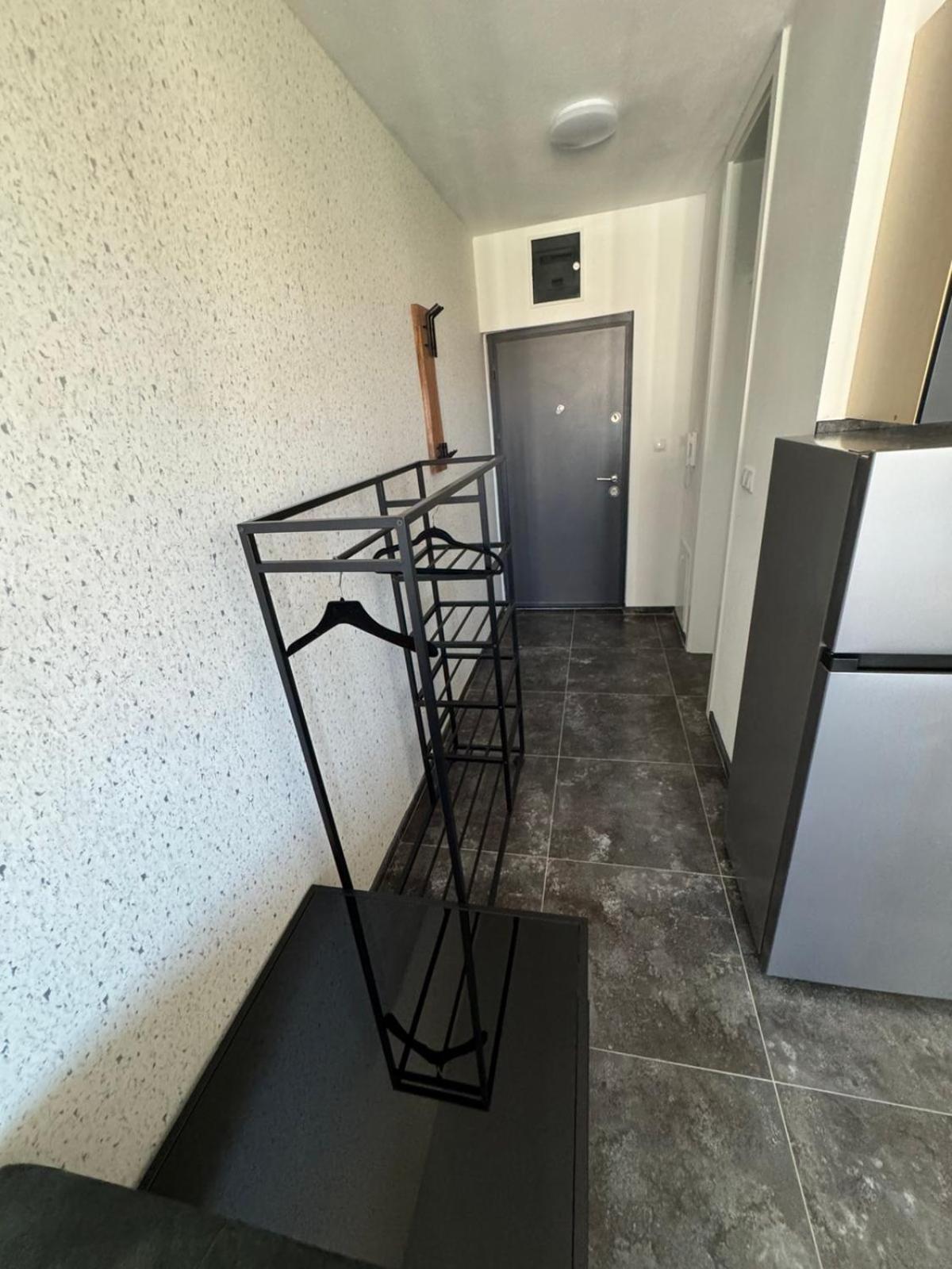 One-Bedroom Apartment - Non-Smoking