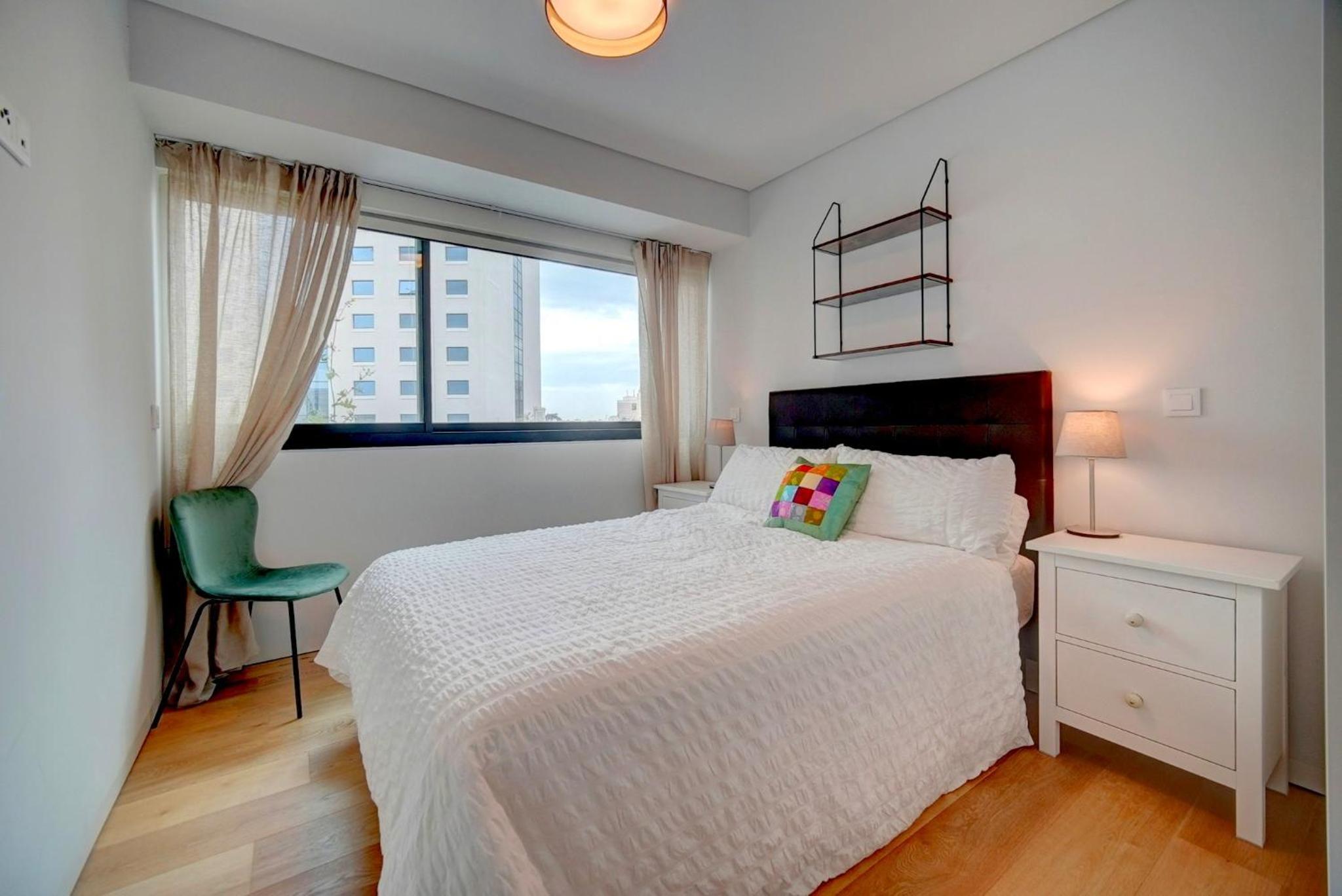 Three-Bedroom Apartment - High Floor photo 3