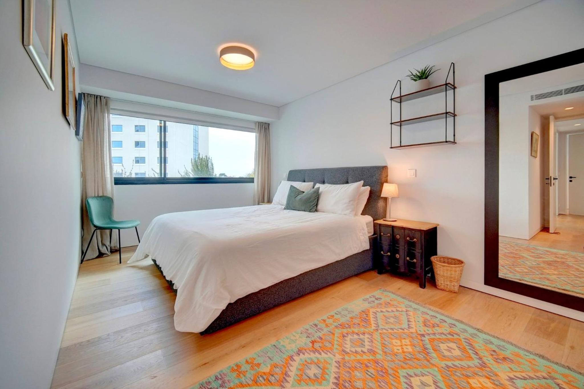 Three-Bedroom Apartment - High Floor photo 1