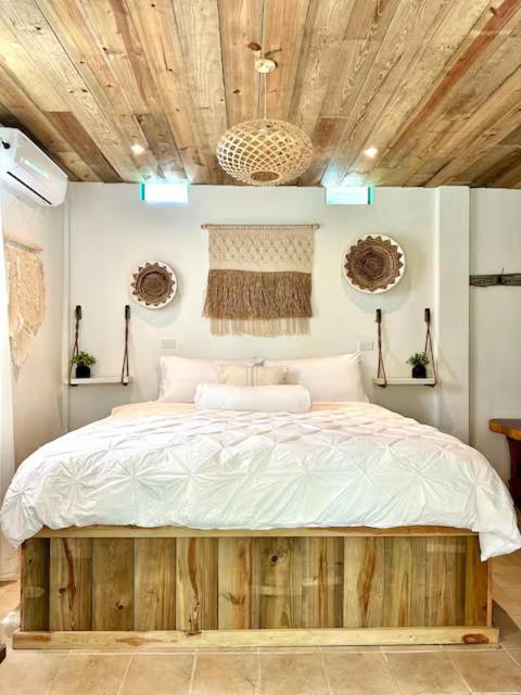 Deluxe King Room photo 3