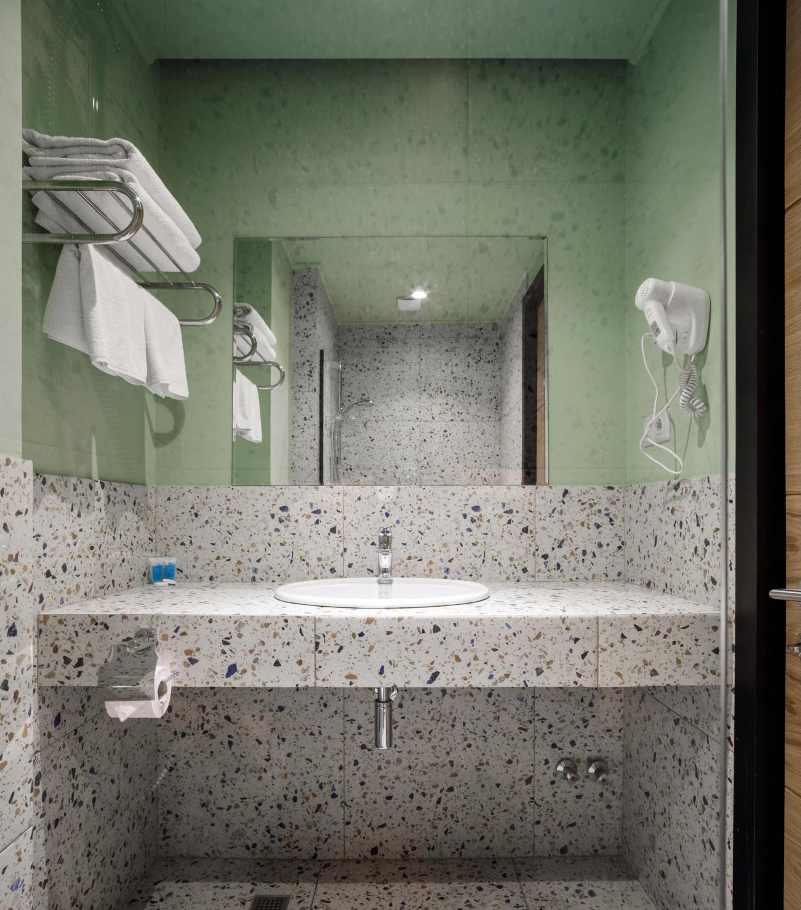 מלון אדרס אין טביליסי — Standard Double Room