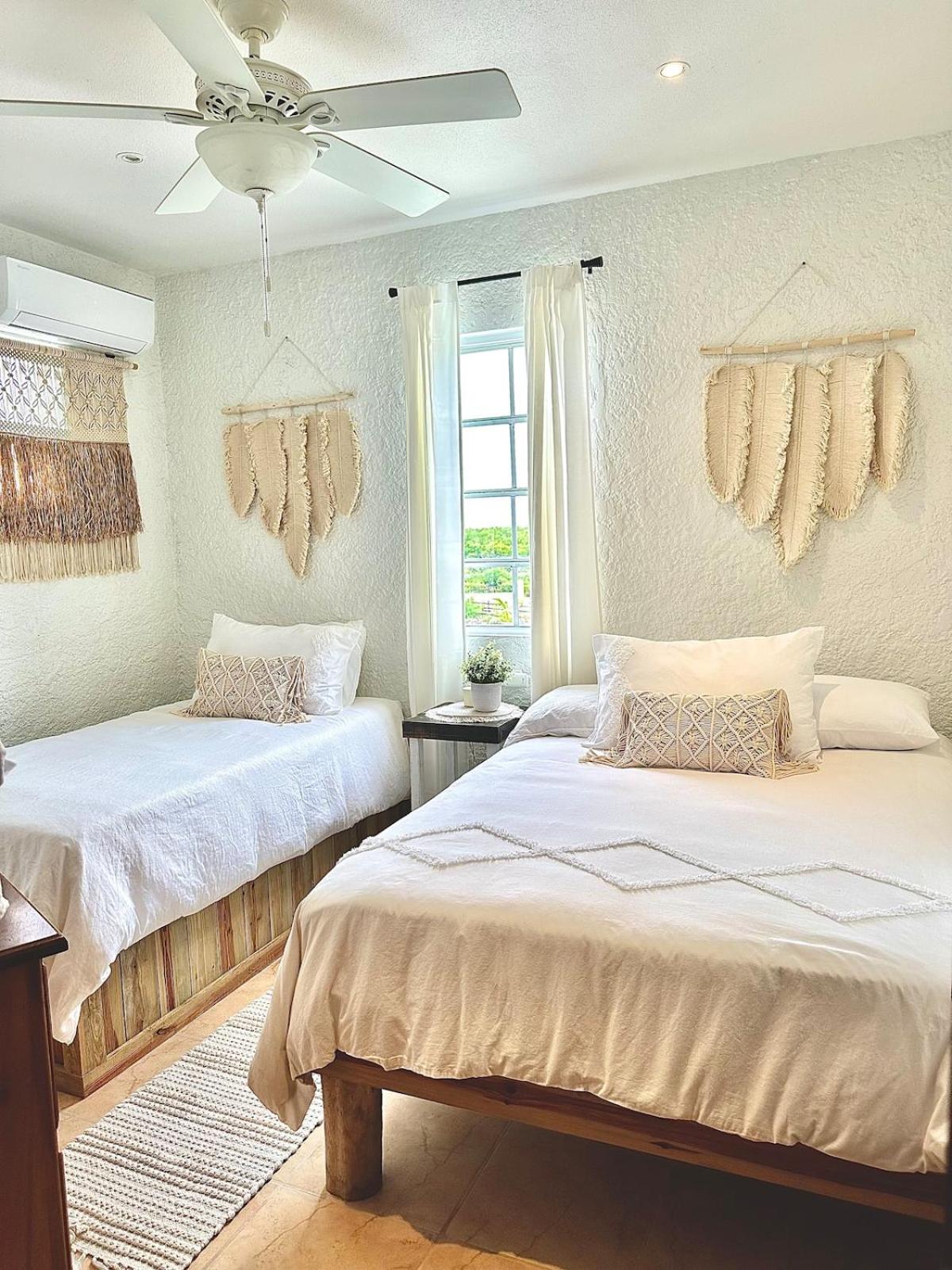 Double or Twin Room with Shared Bathroom photo 2