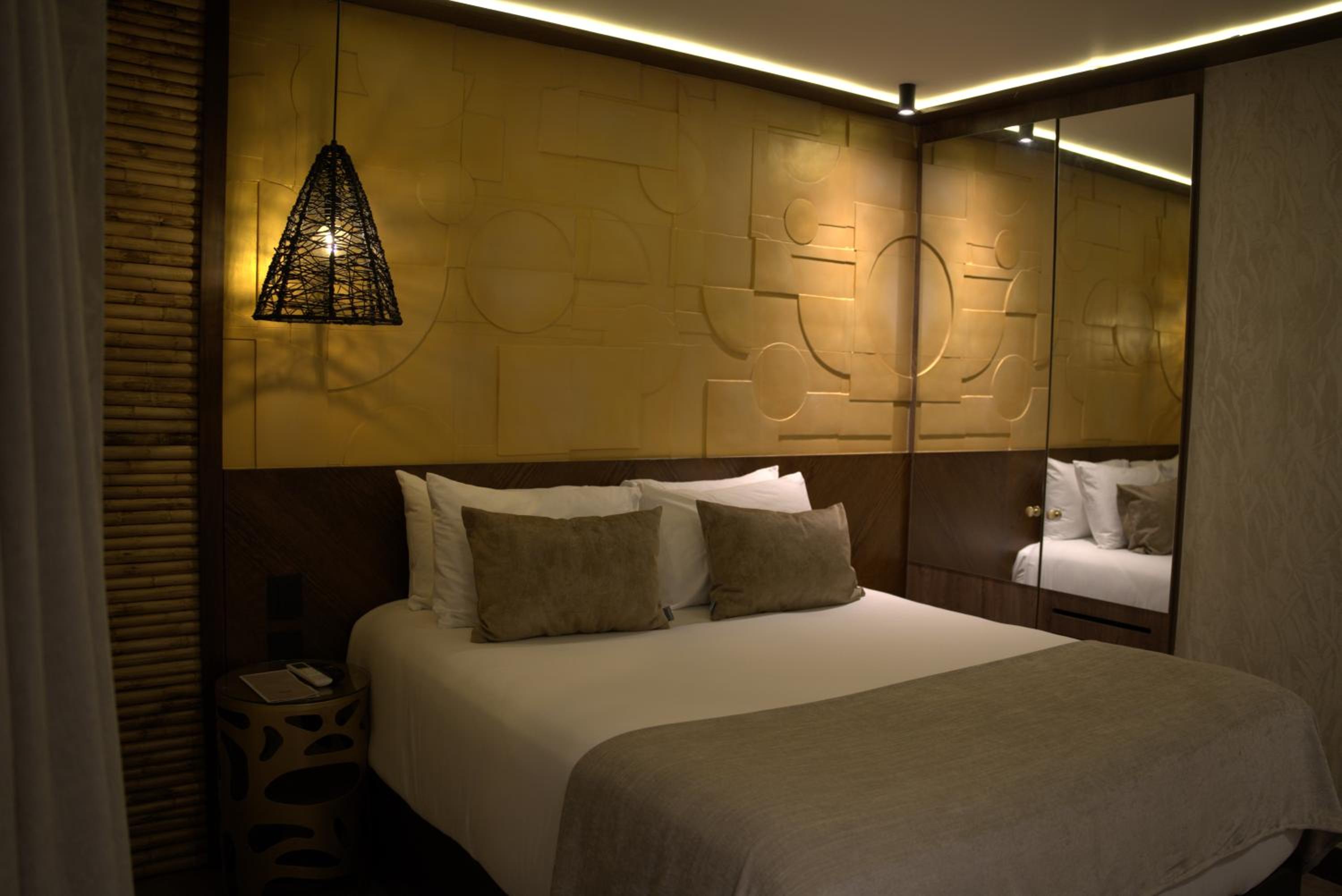 Suite with Hot Tub  - Ground Floor
