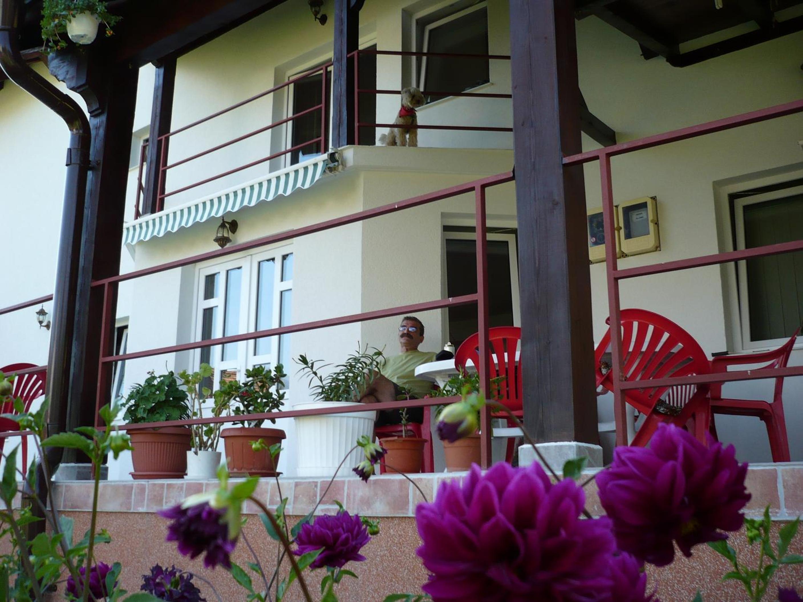 Double Room - Photo 9
