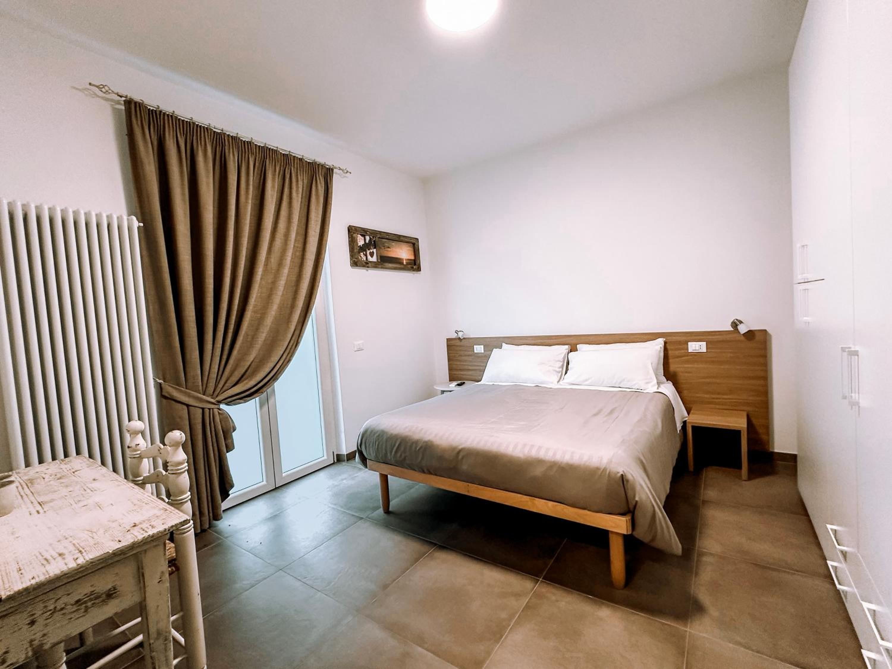 Large Double Room photo 2