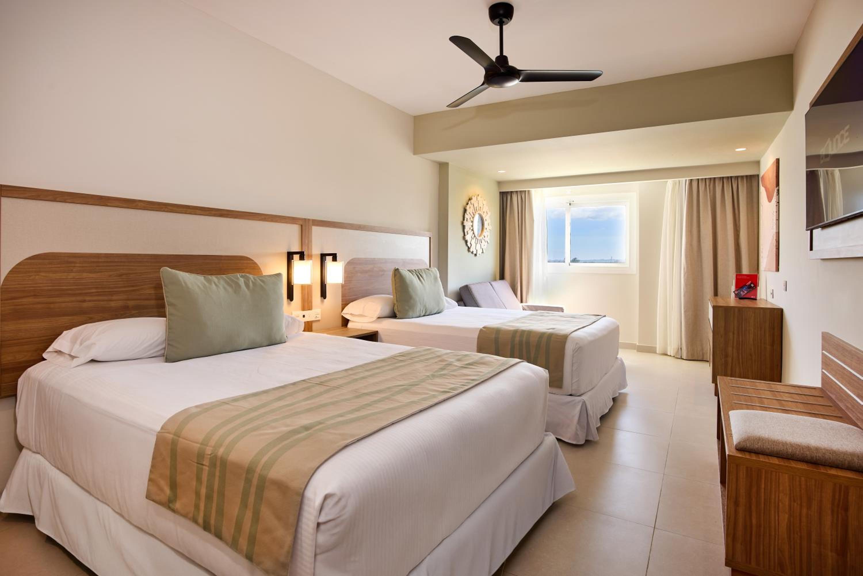 Two Bedroom Family Room Ocean View photo 3