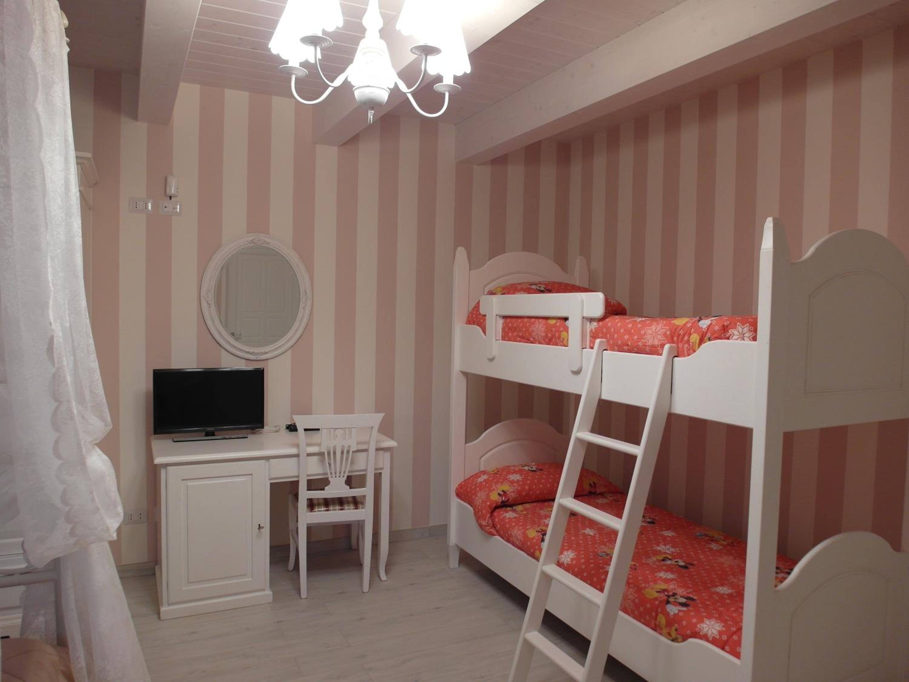 Quadruple Room photo 2