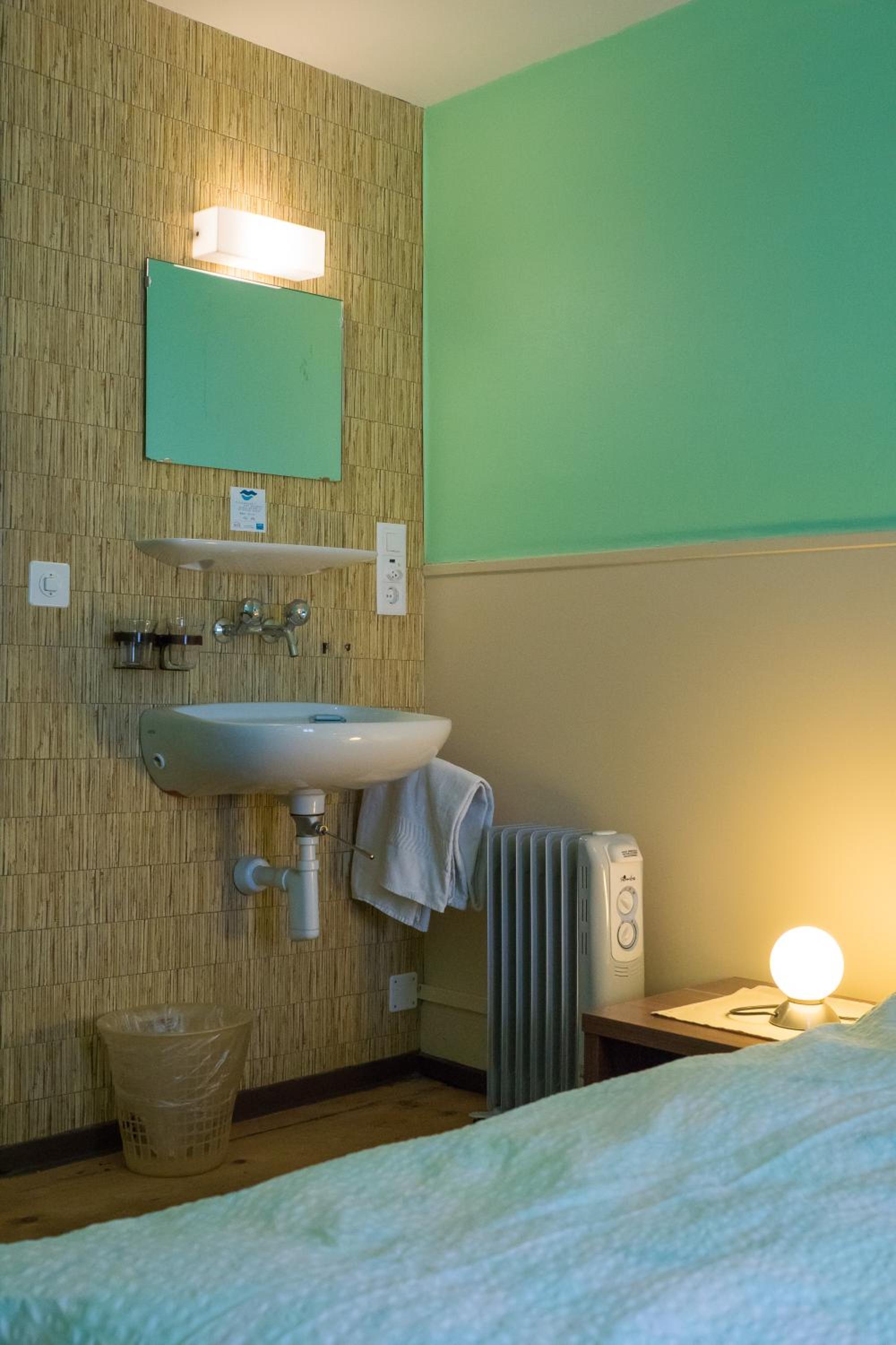 Triple Room with Shared Bathroom photo 3