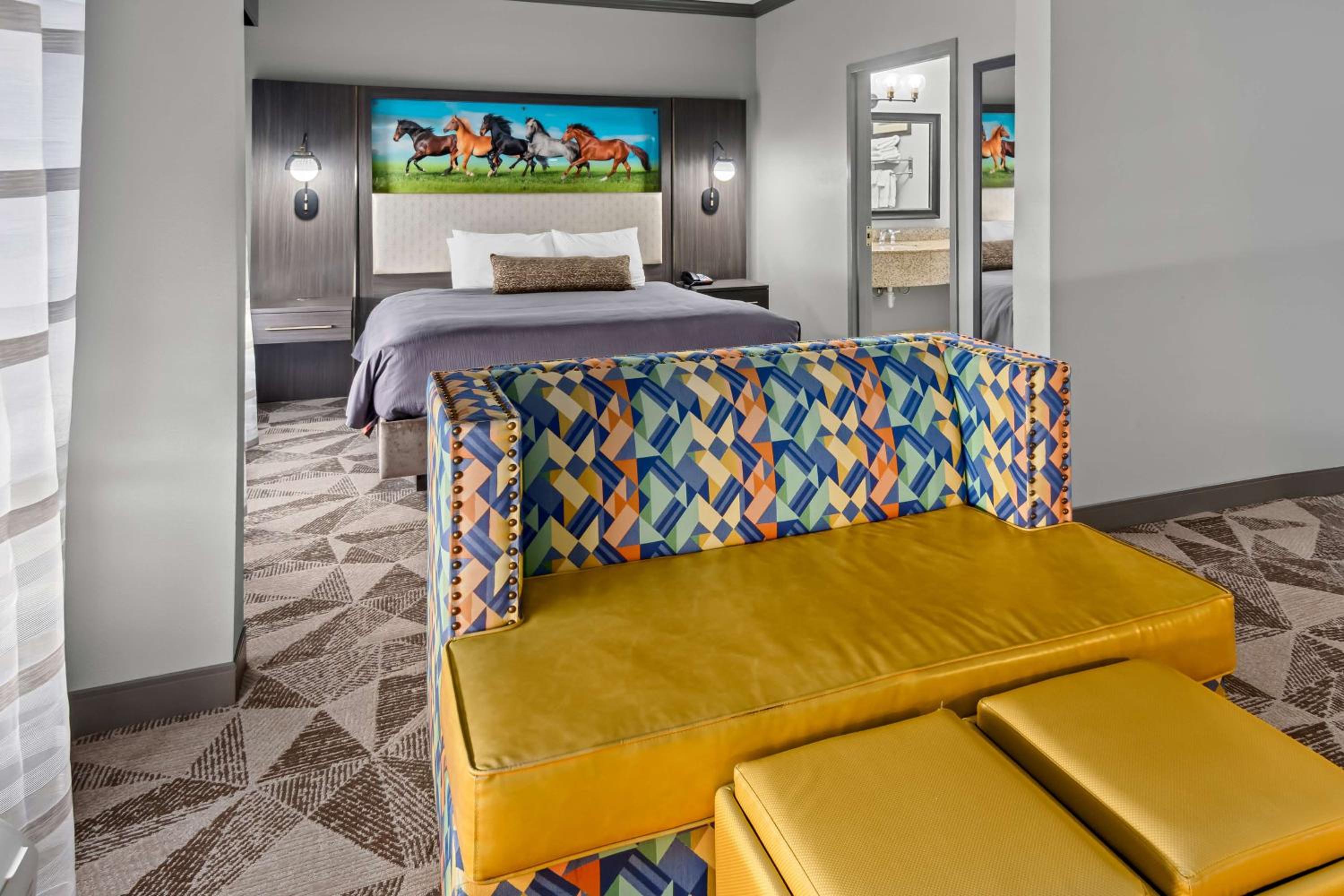 Larger King Suite with Sofa Bed and Wet Bar - Non-Smoking - Photo 1