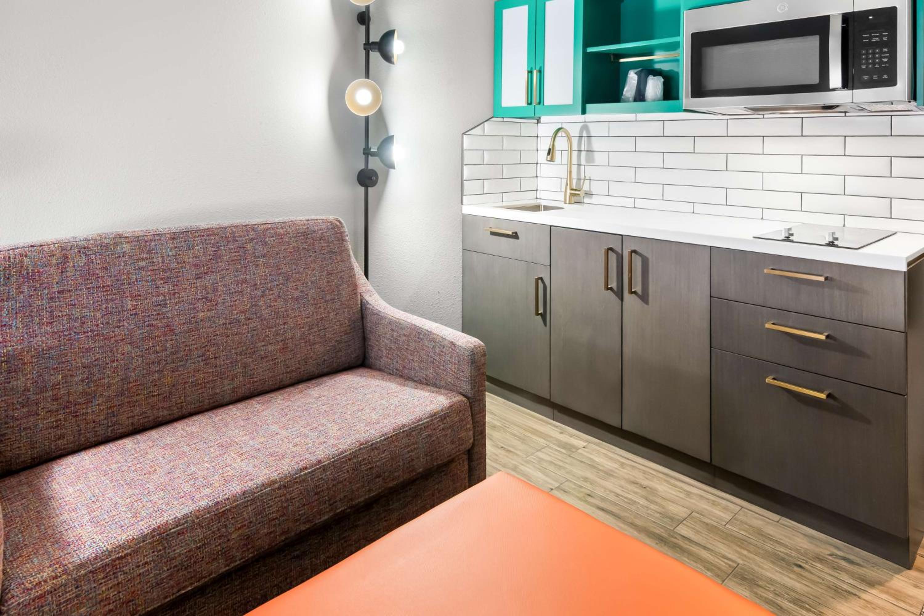 King Suite with Sofa Bed and Kitchenette - Non-Smoking - Photo 2