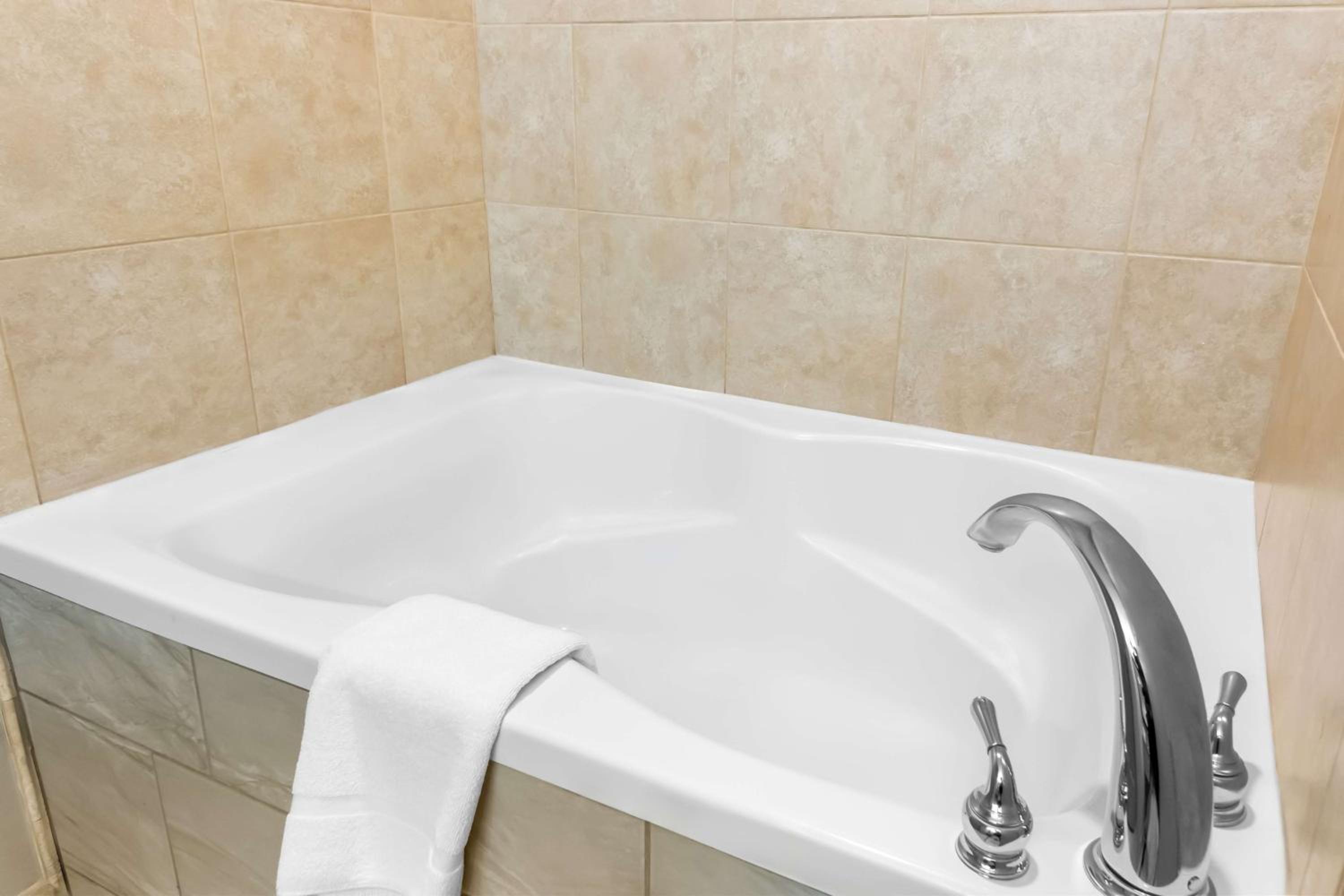 Two-Room King Suite with Sofa Bed and Spa Bath - Non-Smoking - Photo 1