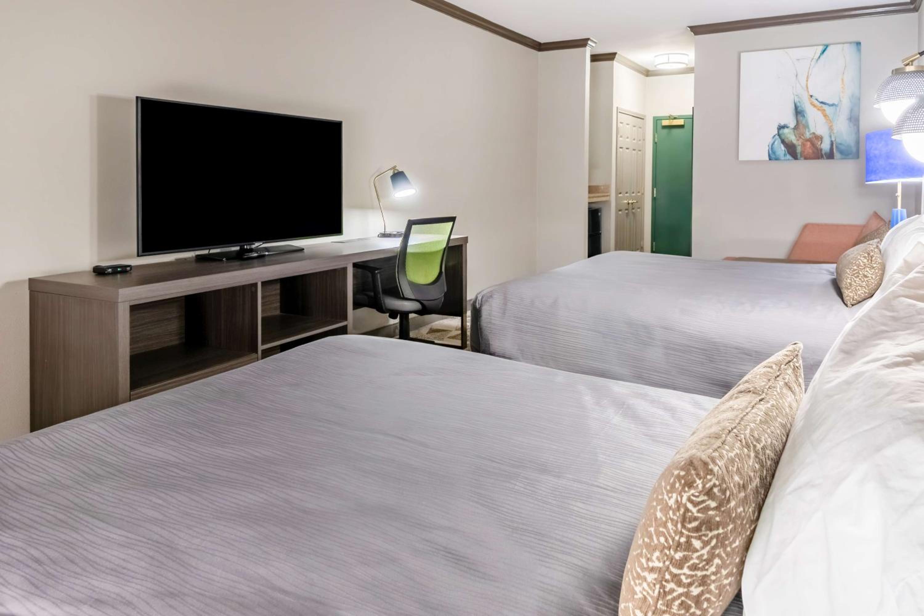 Larger Family Suite with One King and One Queen Bed - Non-Smoking - Photo 3