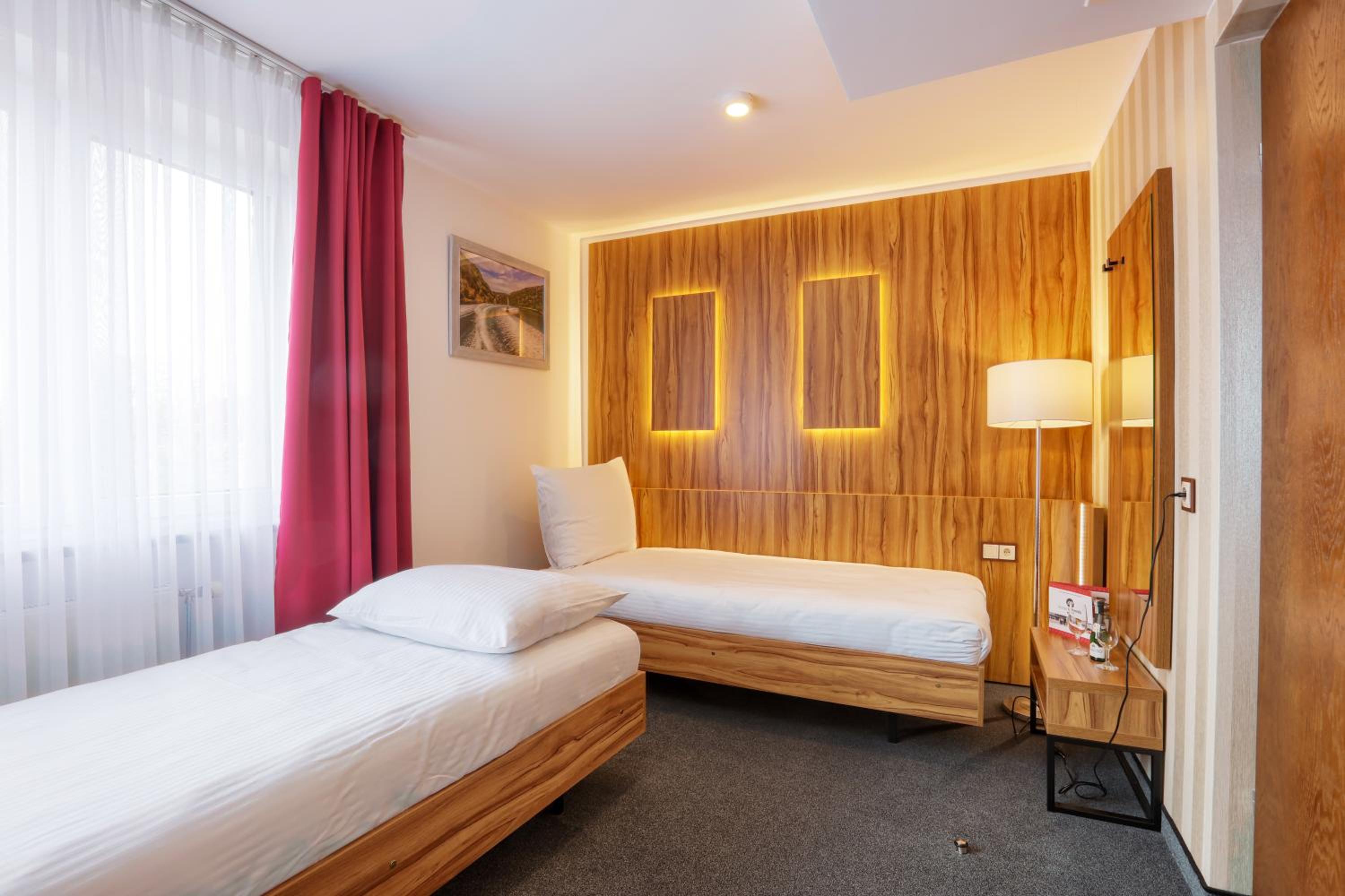 Twin Room - Photo 6