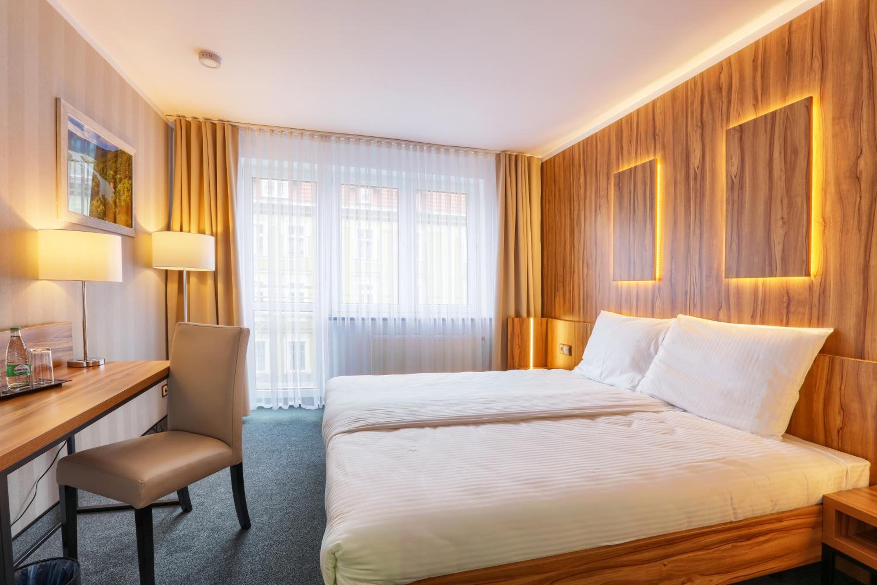 Double Room - Photo 7