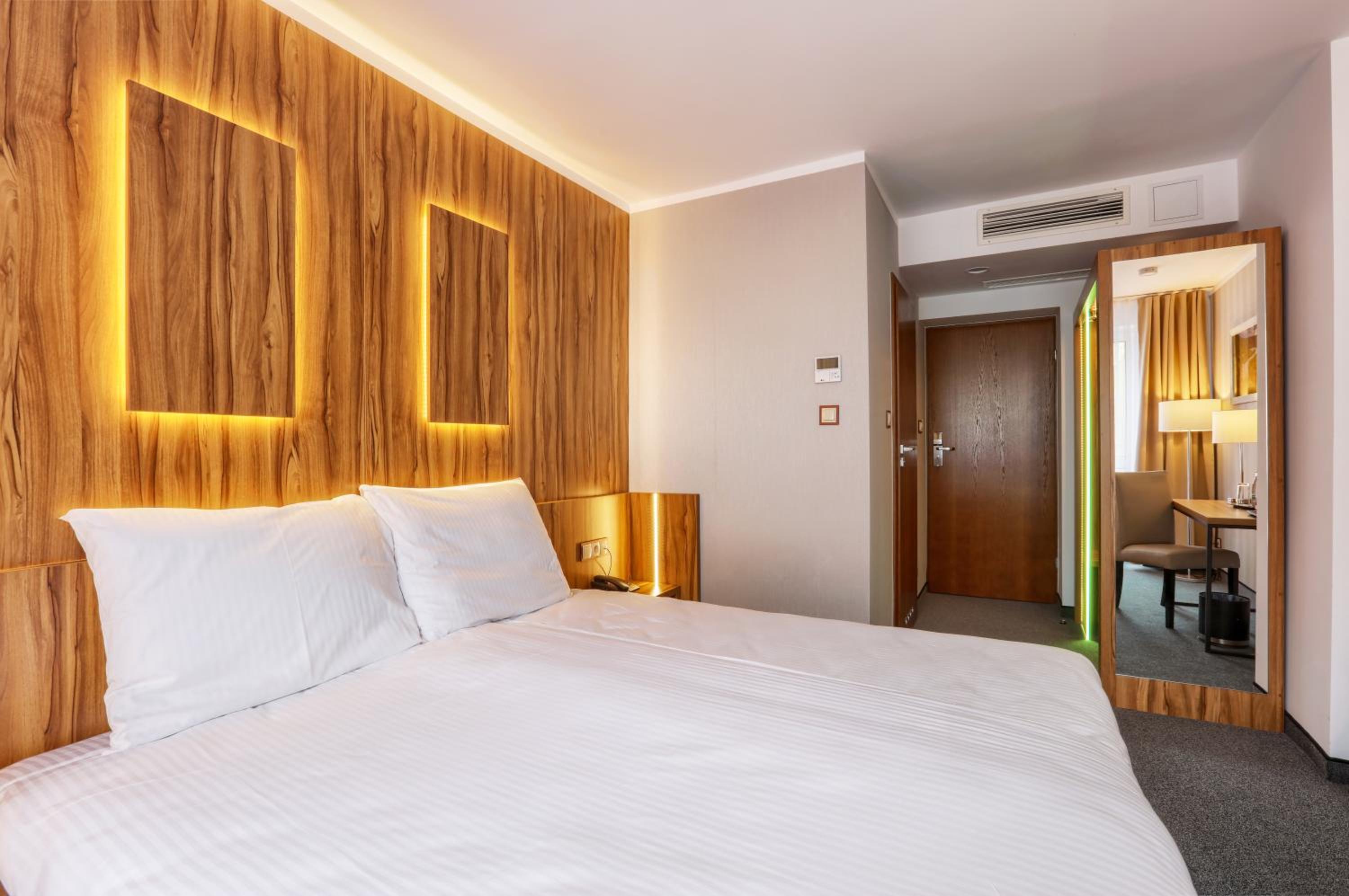 Double Room - Photo 5