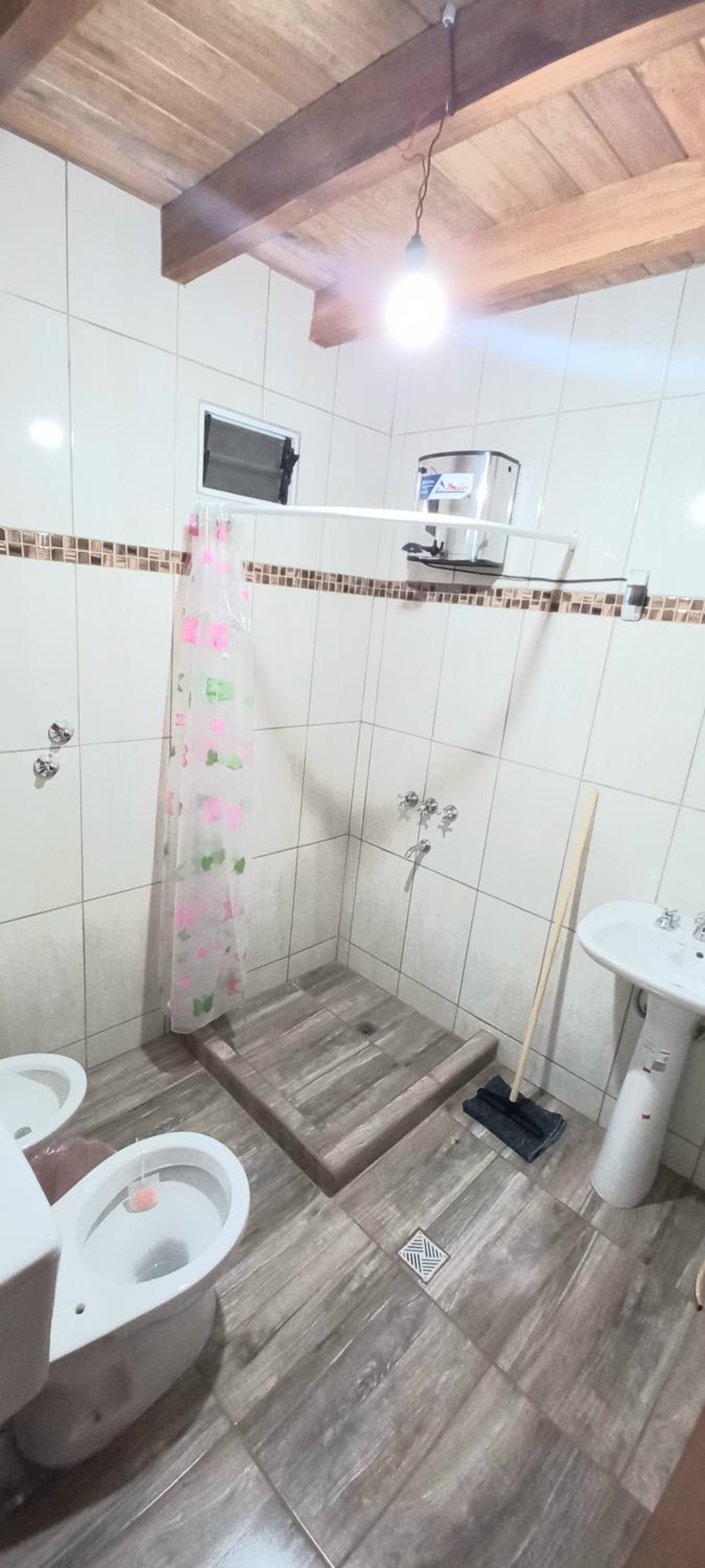 Quadruple Room with Private Bathroom photo 3