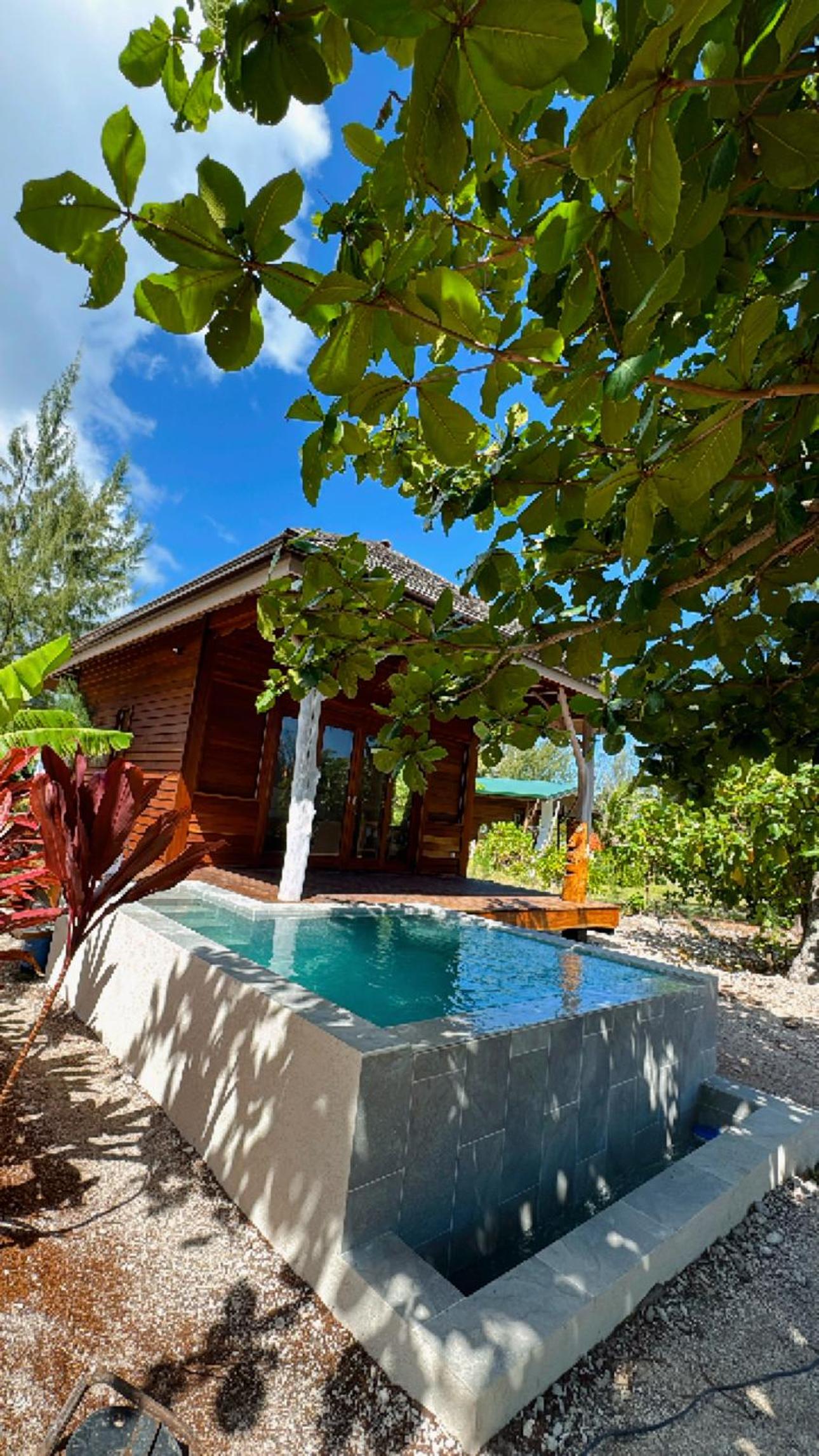 Bungalow - Water Front  photo 2