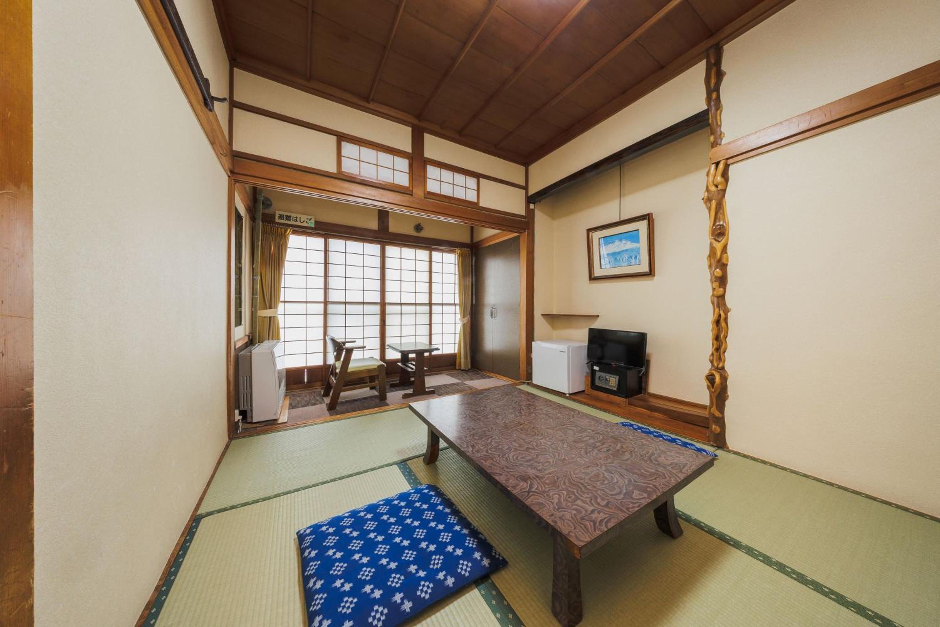 Japanese-Style Twin Room with Shared Bathroom - Non-Smoking