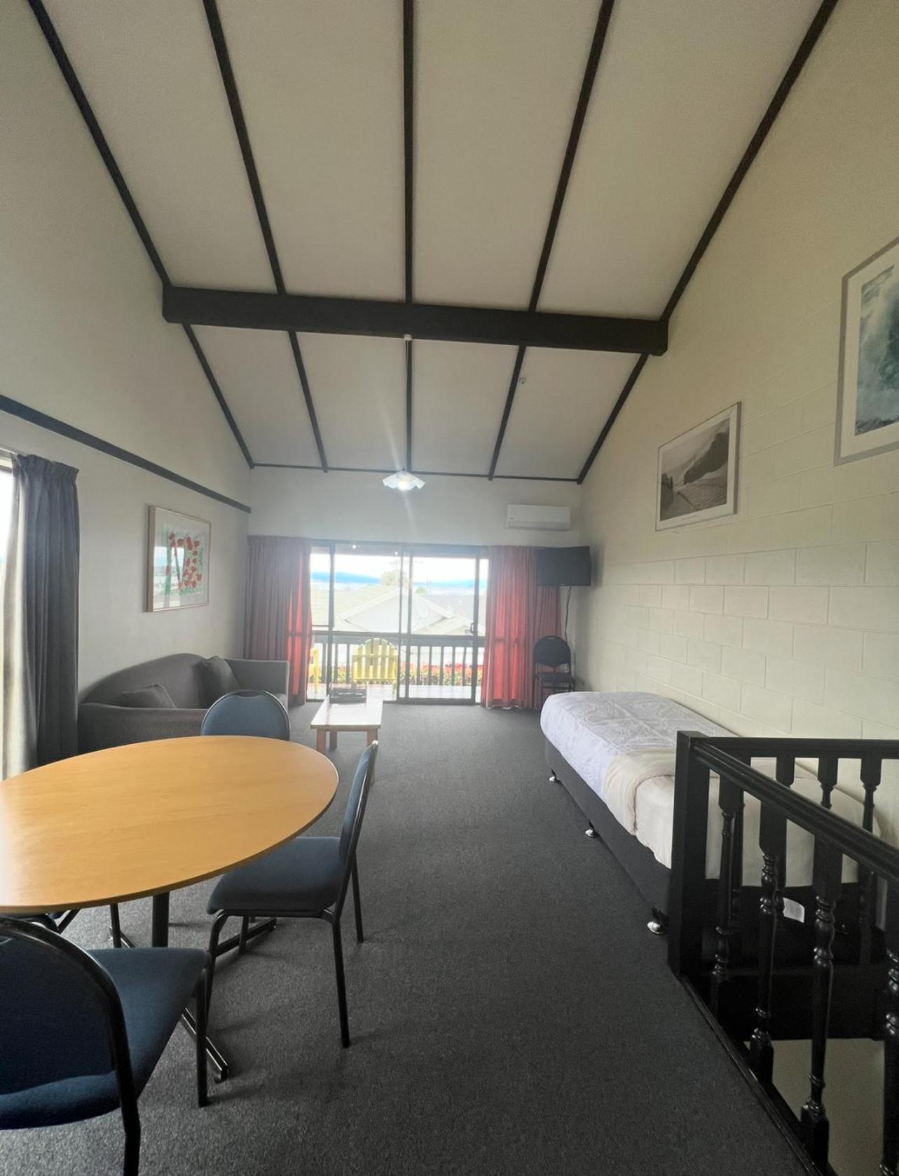 Two-Bedroom Apartment with Mountain View