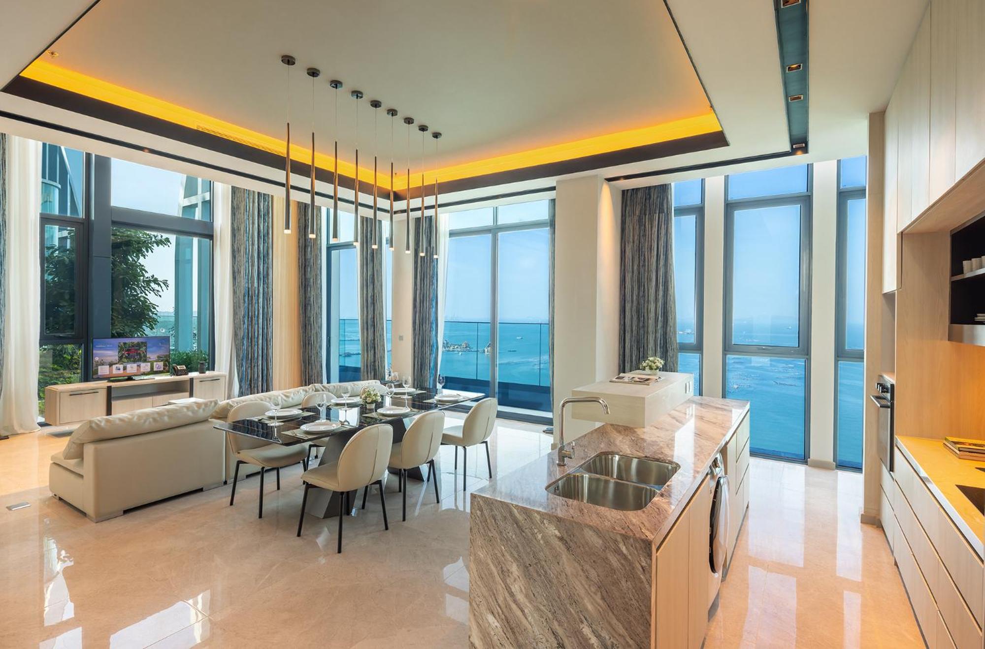 Penthouse Suite - Photo 1
