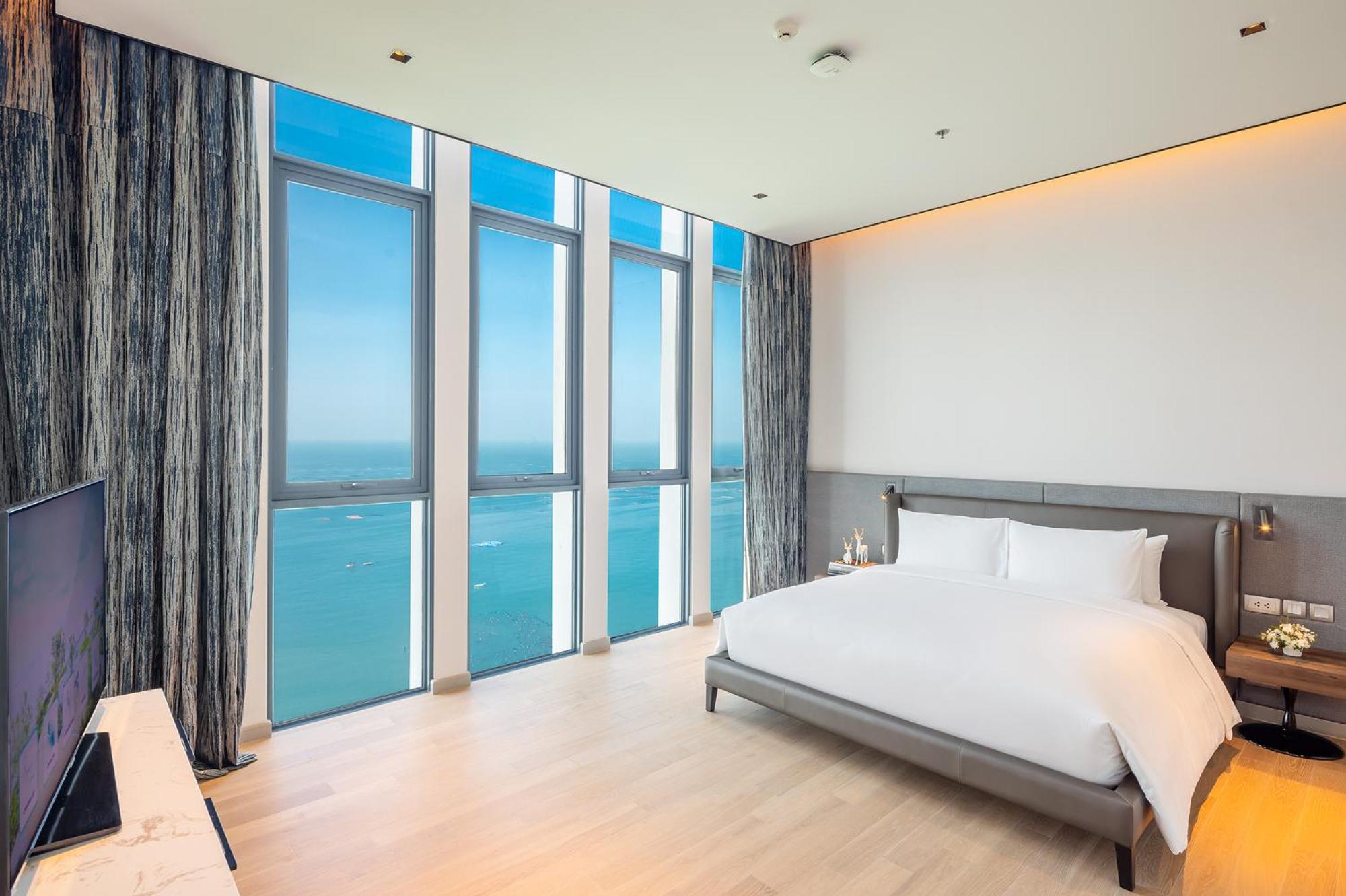 Penthouse Suite - Photo 3
