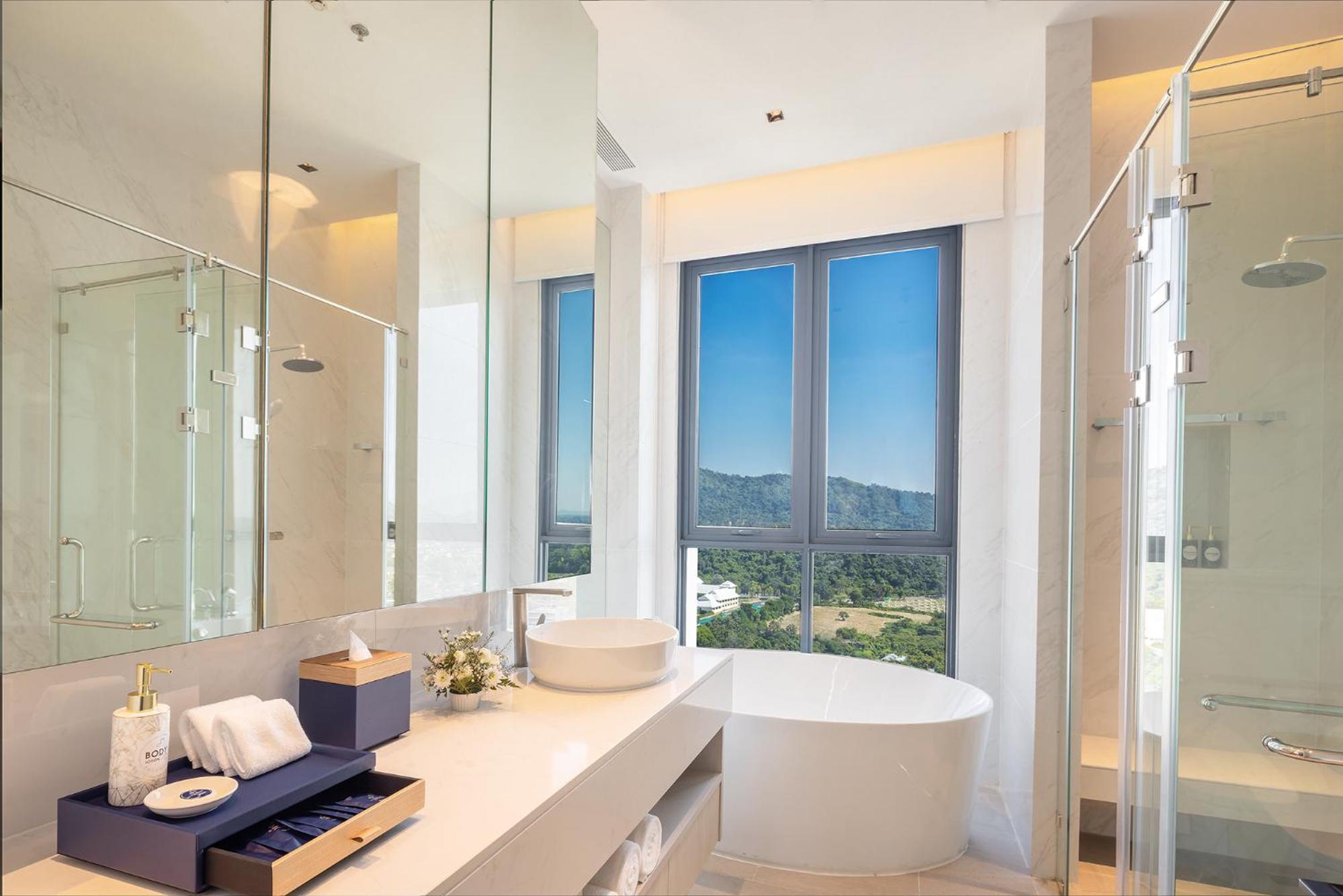 Penthouse Suite - Photo 4